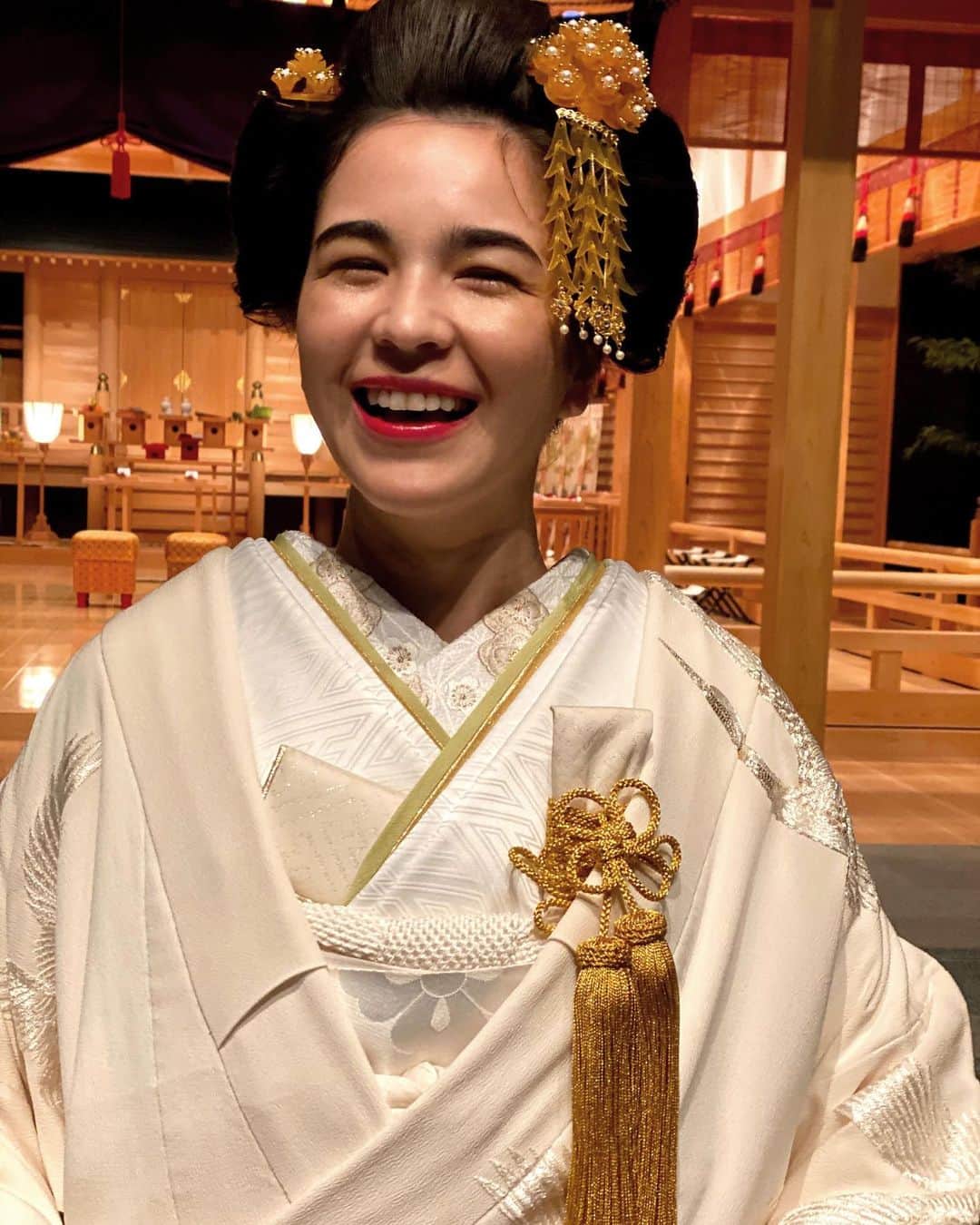 のインスタグラム：「お着物も掛下帯もどちらも素敵でコーディネートしていてとても楽しかったです🤍  Direction @adlive_nao  H&M @hairmake_ayau_r Bridalstyling @youa.dressstylist   . . . . . . . 和装はどの和装でも 同じシルエットだから スタイリングが大事！　 ヒロさんのアドバイスに愛もらってます❤️ いつもありがとうございます」