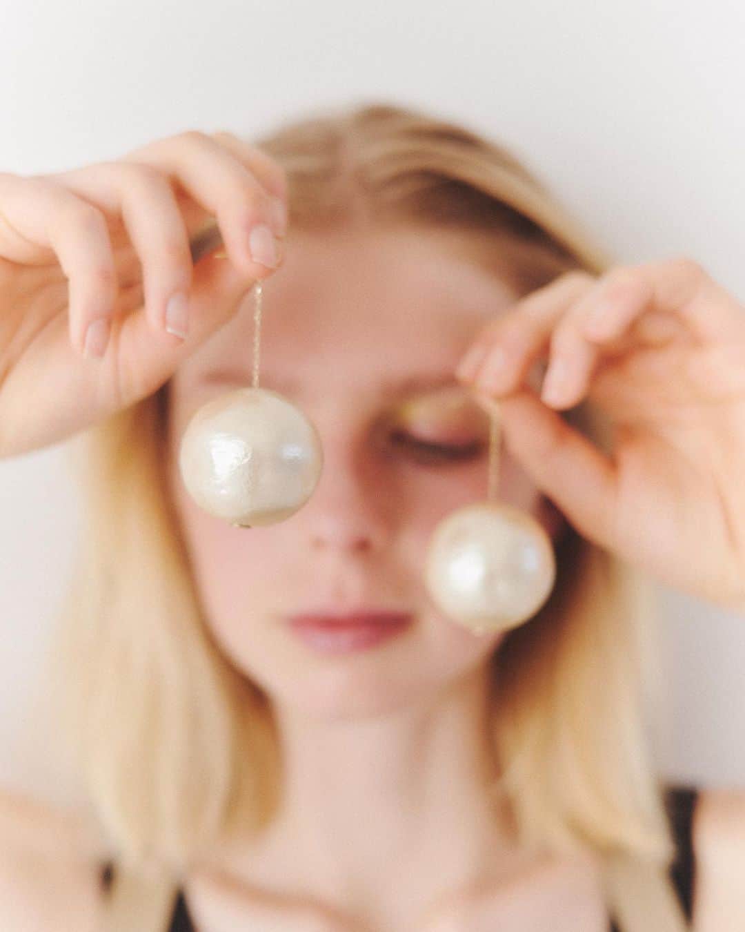 カロリナグレイサーバイシェリールのインスタグラム：「CAROLINA GLASER 2023 SPRING & SUMMER COLLECTION  #carolinaglaser #beams#springsummerfashion #springsummer2023   #カロリナグレイサー #ビームス #大人可愛い」