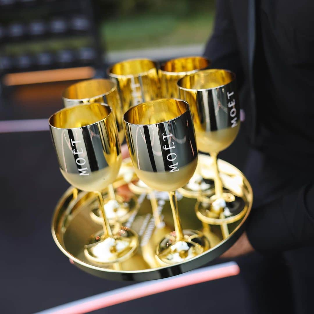 Moët & Chandon Officialさんのインスタグラム写真 - (Moët & Chandon OfficialInstagram)「Raise a glass to an exceptional season with the Moët & Chandon and NBA Collection by Just Don.  Head to the link in our bio to shop and celebrate 🥂   @chicagodonc  #MoetMoment #MoetxNBA  This material is not intended to be viewed by persons under the legal alcohol drinking age or in countries with restrictions on advertising on alcoholic beverages. ENJOY MOËT RESPONSIBLY.」6月13日 11時08分 - moetchandon