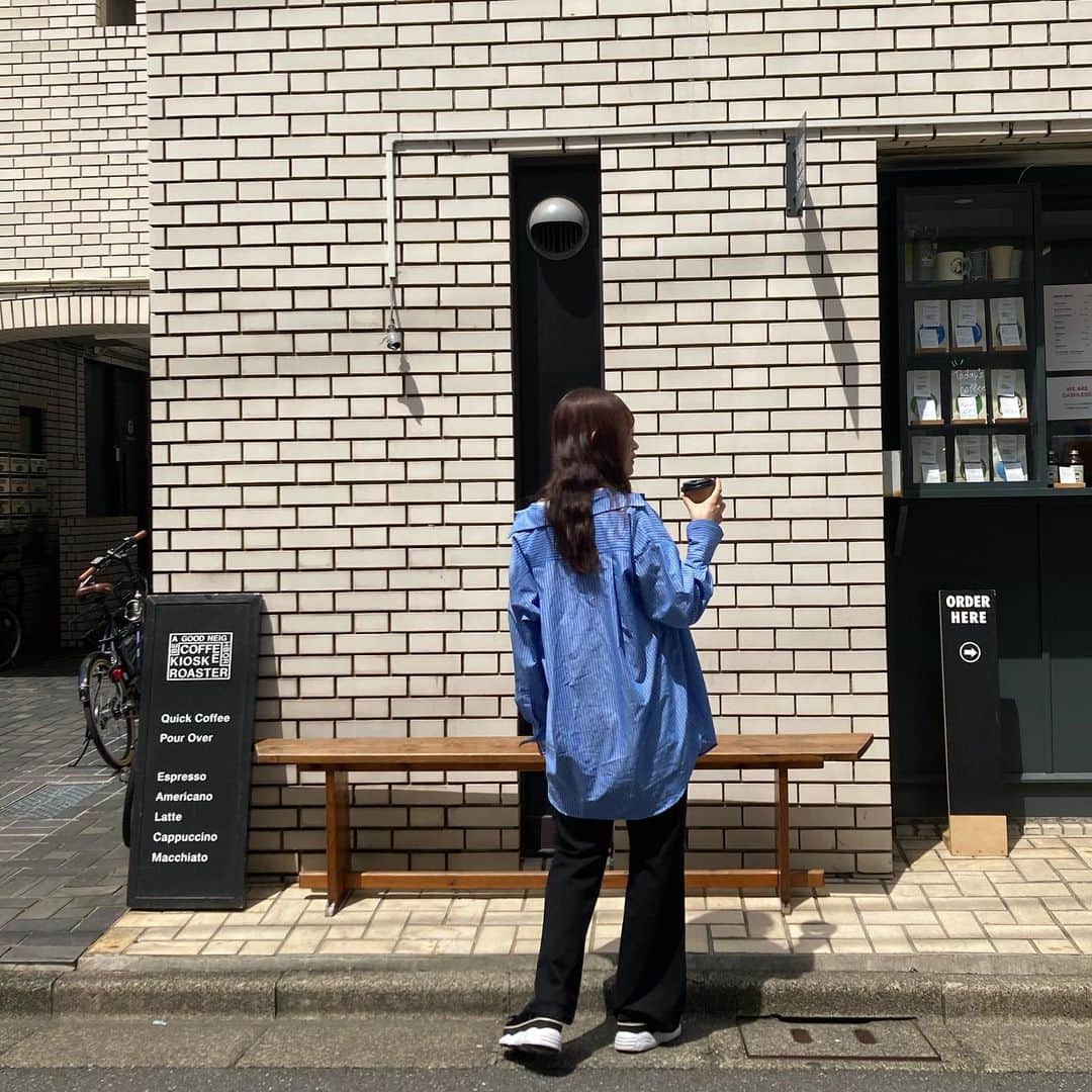 夏目志乃のインスタグラム：「このシャツのヘビロテ感よ👏」