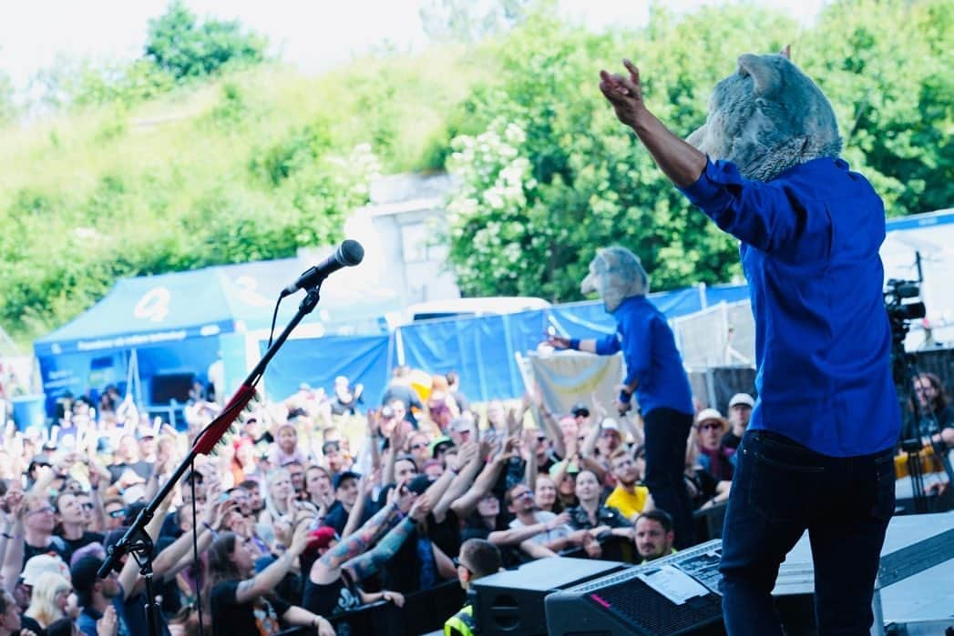 Man With A Missionさんのインスタグラム写真 - (Man With A MissionInstagram)「Memories and moments at the Rock for People Fes in Czech  First time ina festival in Czech!  Děkuji!  #manwithamission #mwamjapan #wolvesonparade #rockforpeople  #czech #prague」6月13日 12時02分 - mwamofficial