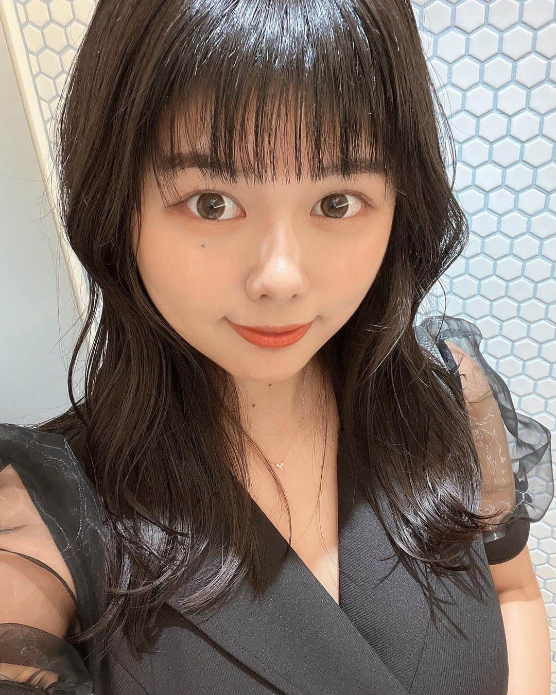蒼山みことのインスタグラム：「髪の毛整えれば気分も爽快っ！！！！  ♡  ♡  ♡  #newpost  #Japanese #japanesegirl  #gravure  #ヘアカット  #ヘアアレンジ  #美容室  #グラビアアイドル #グラドル #グラドル自撮り部  #いいね #instaphoto #instagood #follow #followme」