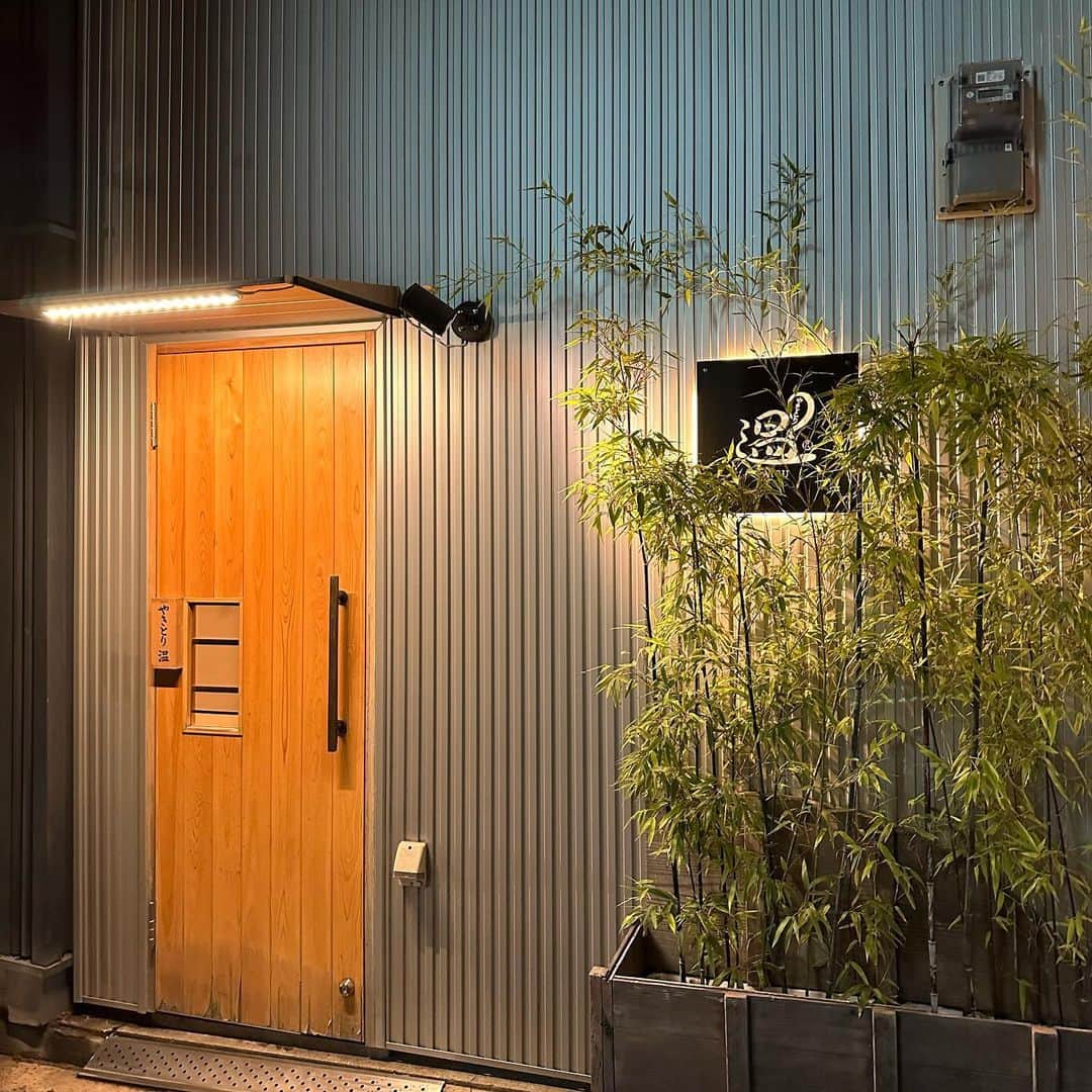 のインスタグラム：「. . . ご近所のお店めちゃ美味しかった🥹🥰 . いつもと同じ店もいいけど新規開拓大事💖 . . #やきとり温 #やきとり #焼き鳥 #鳥 #鶏肉 #グルメ #北浜グルメ #淀屋橋グルメ #大阪グルメ」