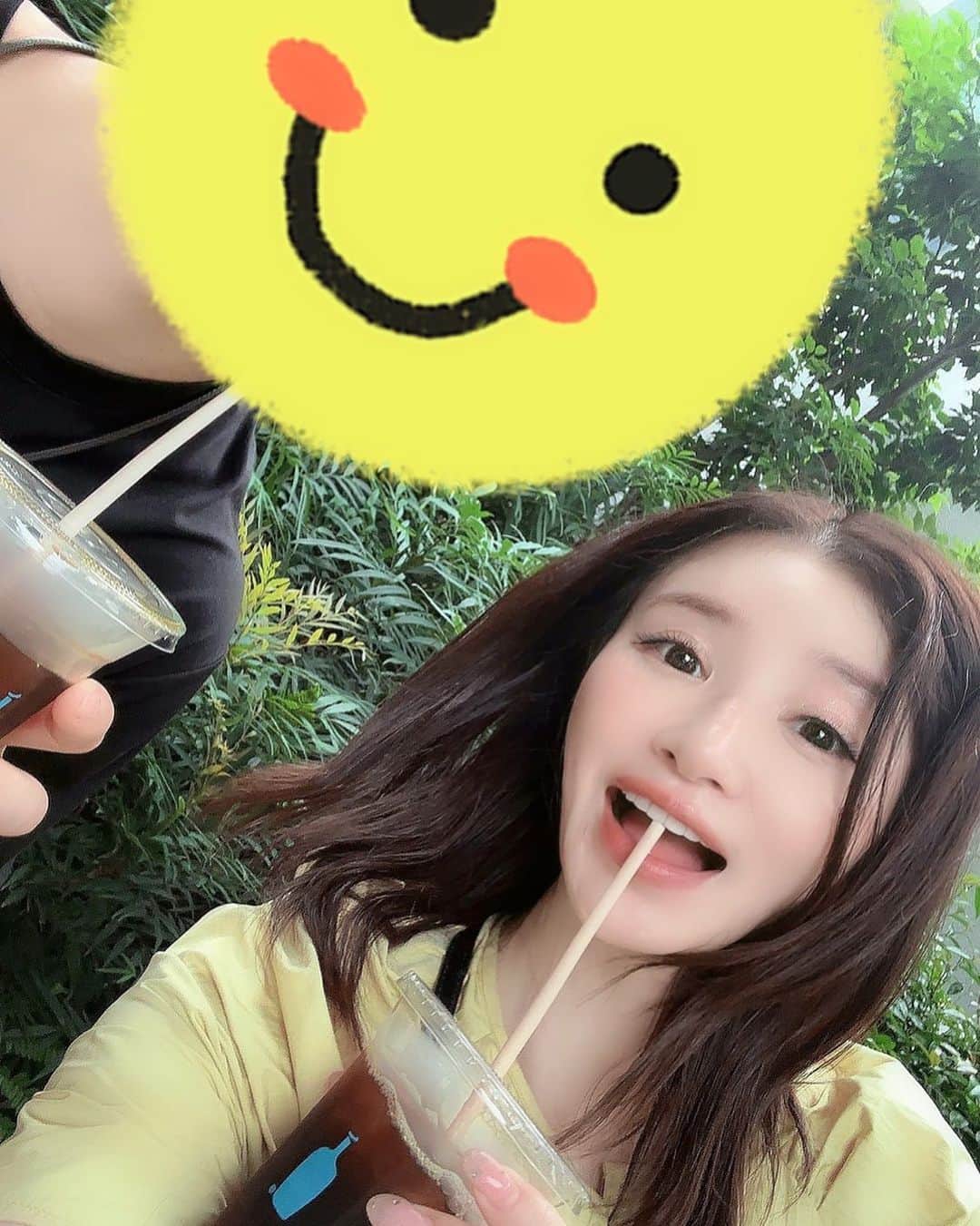手島優のインスタグラム：「・　  夫とお出かけ中〜ブルーボトルコーヒーのデカフェをいただきました☕️  美味しかった😋  コーヒー大好きだからかなりの気分転換になりました♪  デカフェってこんなに美味しいんですね♡ 飲んできてなかった自分がもったいない💦  　  マタニティライフで新たな発見沢山あって楽しいです✨  #デカフェ　#ブルーボトルコーヒー #美味しい　#マタニティライフ　#夫婦　#休日 #お出かけ」