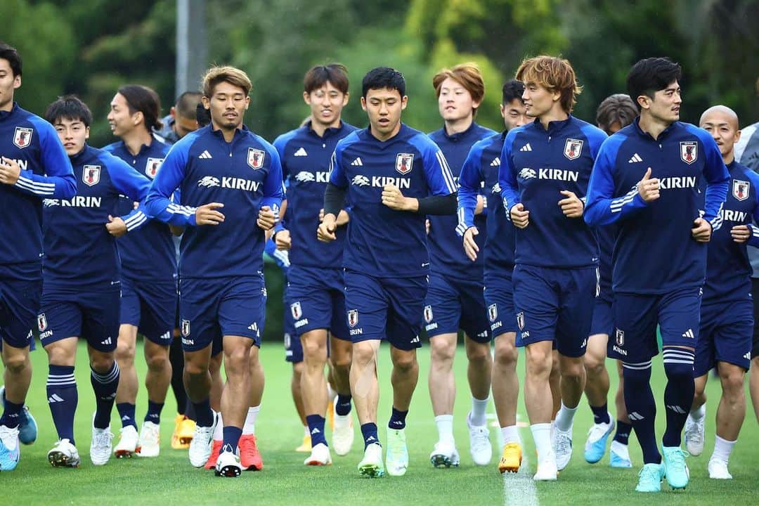 遠藤航のインスタグラム：「🇯🇵❤️ . #japan #nationalteam #football #🇯🇵  #samuraiblue #jfa  . #日本代表 #サムライブルー  #遠藤航」