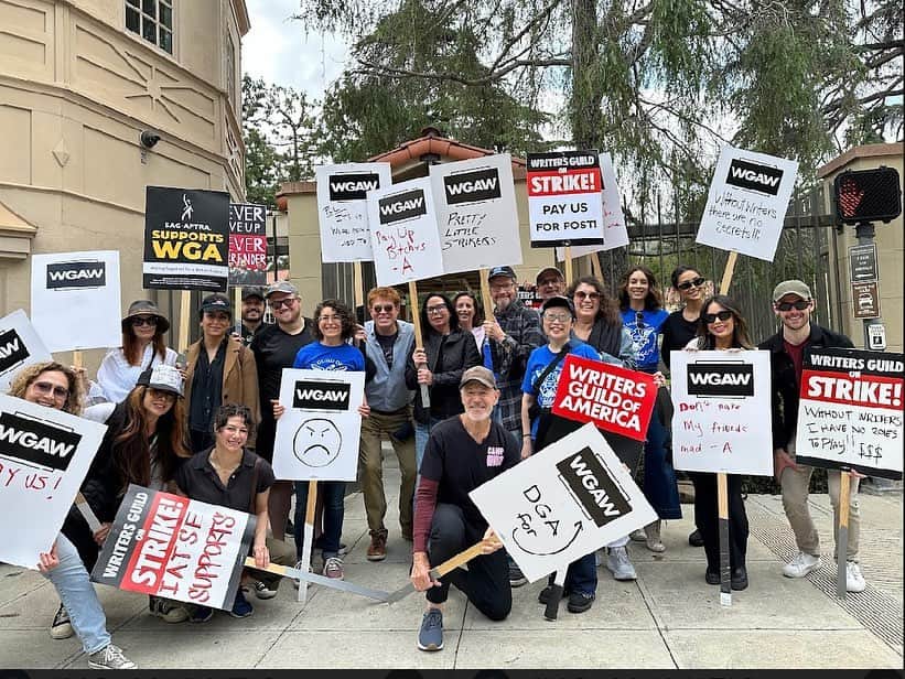 トローヤン・ベリサリオさんのインスタグラム写真 - (トローヤン・ベリサリオInstagram)「Today was an absolute blast. @imarleneking put out the cAll for the #pllfamily to picket in solidarity with @wgawest and @wgaeast and look at everyone who joined! (@directorsguild @sagaftra and @iatse #unionstrong!!) It was such a joy seeing these faces again and hugging these incredible human beings. And slide two is a gathering of some of the people you all can thank for the best thrills and chills of 7 years of @prettylittleliars (seriously we had the best of the best) And without our writers we are nothing. Spencer Hastings wouldn’t have had a single good line and A never would have kept you guessing with every episode. Cheers to all of you who came today. Let’s get these folks what they deserve #wgastrike」6月13日 14時16分 - sleepinthegardn