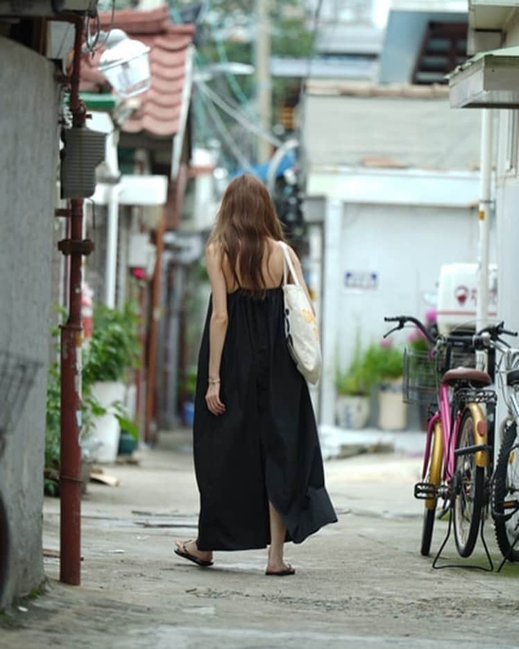のインスタグラム：「원피스는 오늘 자정에 주문 마감입니당🖤」