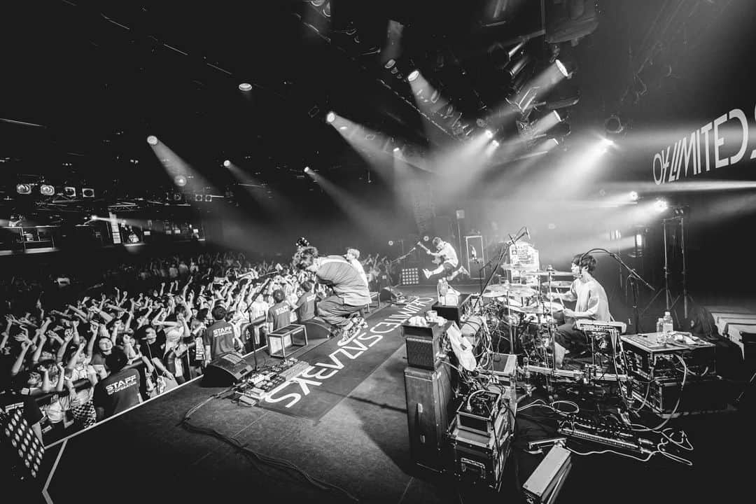 RYU-TAさんのインスタグラム写真 - (RYU-TAInstagram)「『YON TOWN tour 2023 ～町民グランプリ～』 名古屋DIAMOND HALL 📸 @junpeihiyoshi   町民GP名古屋ありがとうございましたー！ 今日もめちゃくちゃ熱かったなー🔥 名古屋の町民はさすがでした！！楽しかった！！ 次回の東京も楽しみ！ ありがとう！！！」6月14日 1時27分 - ogaryu69