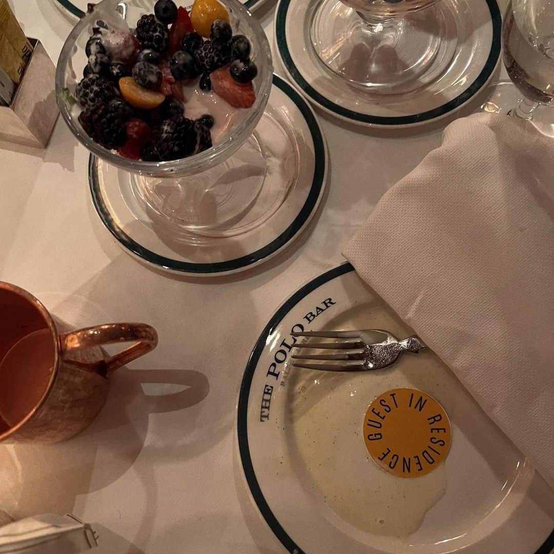 ジジ・ハディッドさんのインスタグラム写真 - (ジジ・ハディッドInstagram)「some stuff I thought about posting the last few months but forgot lol srry ly part 1」6月14日 0時14分 - gigihadid