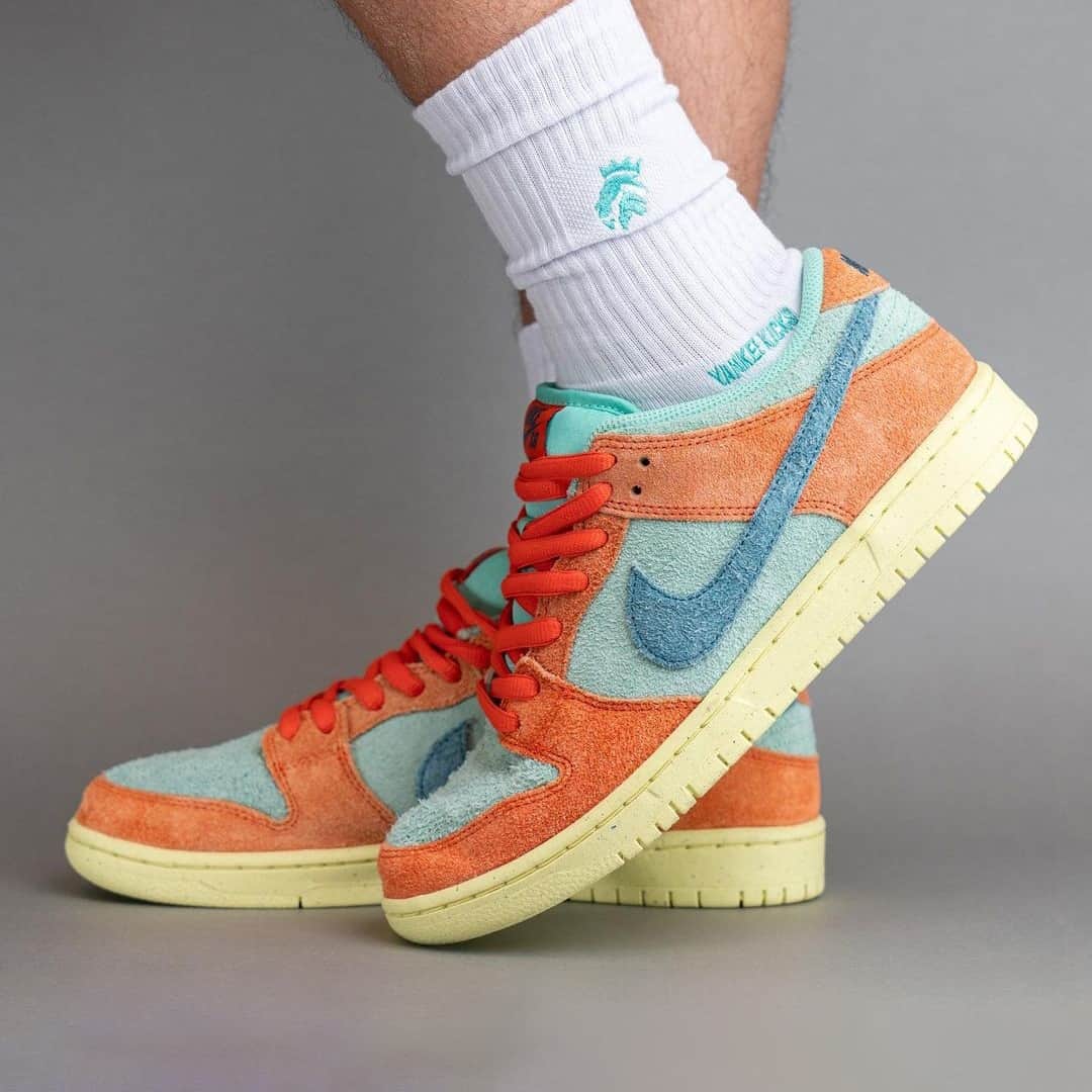 HYPEBEASTさんのインスタグラム写真 - (HYPEBEASTInstagram)「@hypebeastkicks: Following official images last May, we now have an on-foot look at the @nikesb Dunk Low in the "Noise Aqua" colorway.⁠ ⁠ The textured shoe comes dressed in an orange, light blue, emerald rise, and lemon chiffon color scheme that sees the typical skater low-top fully constructed in suede. Additionally, the inner lining and tongue receive a mesh construction. The sneaker also features the signature “Nike SB” branding hits while sitting atop a speckled rubber lemon sole to round out the design.⁠ ⁠ The pair is set to release in the coming months at select skate shops and retailers as well as online via @nike for $110 USD.⁠ Photo: @yankeekicks」6月14日 0時20分 - hypebeast