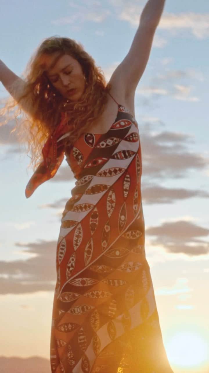 エミリオプッチのインスタグラム：「A new horizon, a timeless heritage. Artistic Director @camillemiceli returns to Florence to reinvigorate the eternal of Emilio Pucci with the new Initials E.P. collection.  Artistic Director : @CamilleMiceli Photographer: @vitofernicola Stylist: @kegrand Model: @raquel_zimmermann Casting Director: @piergiorgio Hair: @sydhayeshair Makeup: @mirandajoyce  Creative Direction & Production: @aldenteparis  #Pucci #InitialsEP」