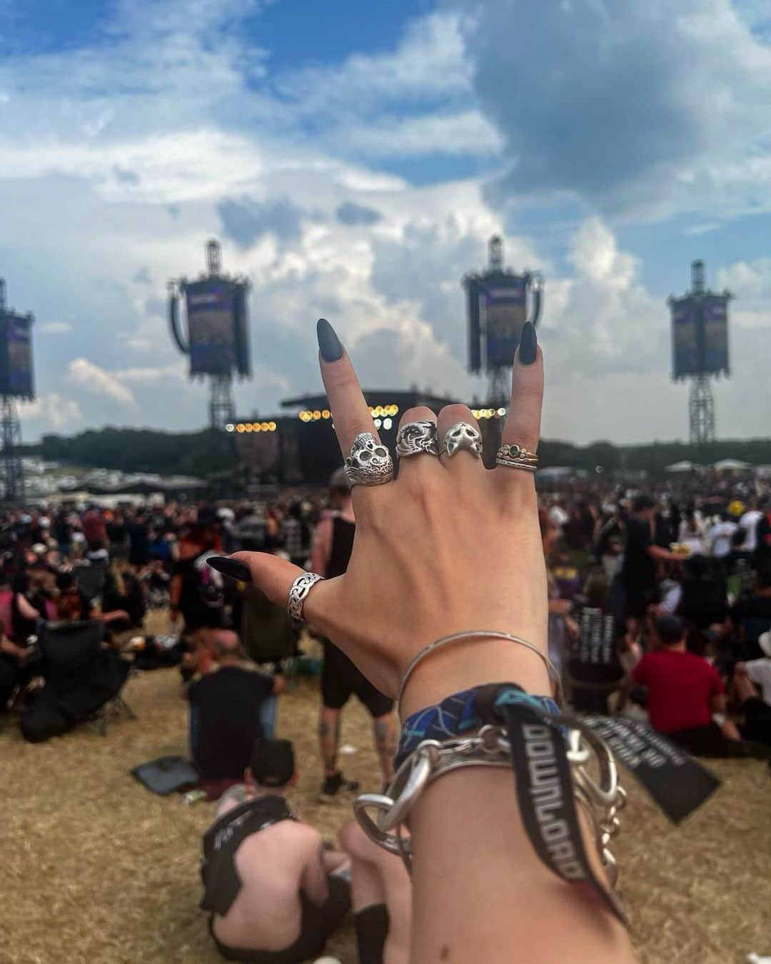 クレイジーピッグのインスタグラム：「Crazy pig were out in force at Download 2023! You might have even spotted some of our jewellery up on stage! 👀 Such a great event and all the bands were amazing! 🔥 Shot taken by our own @gigi_derry representing us to the max!🤘 . . . . . #download #downloadfestival #music #festival #jewellery #rocknroll #metal #silver #rings」