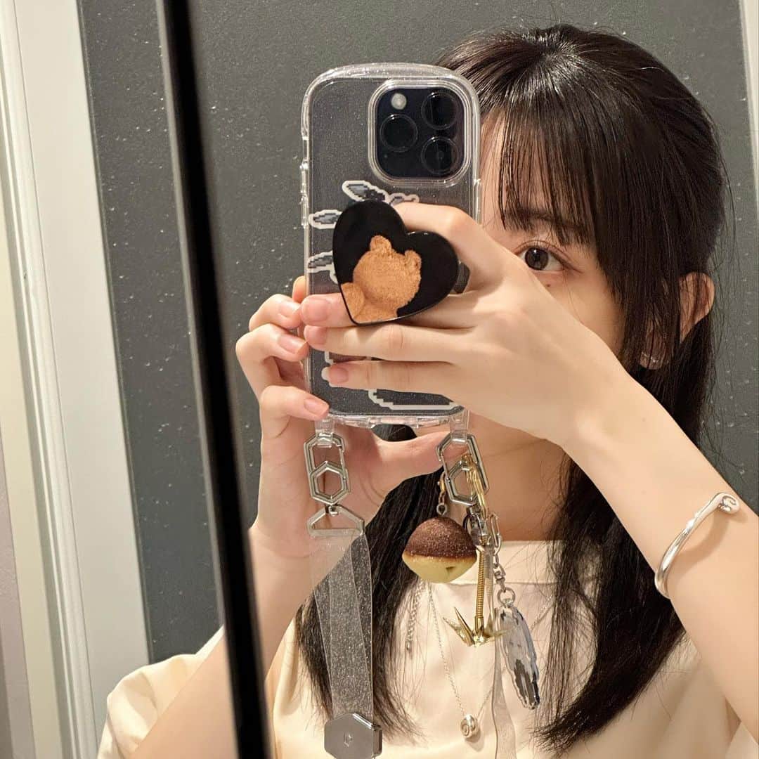 来栖りんのインスタグラム：「みりにもらったクマちゃん後頭部🧸」