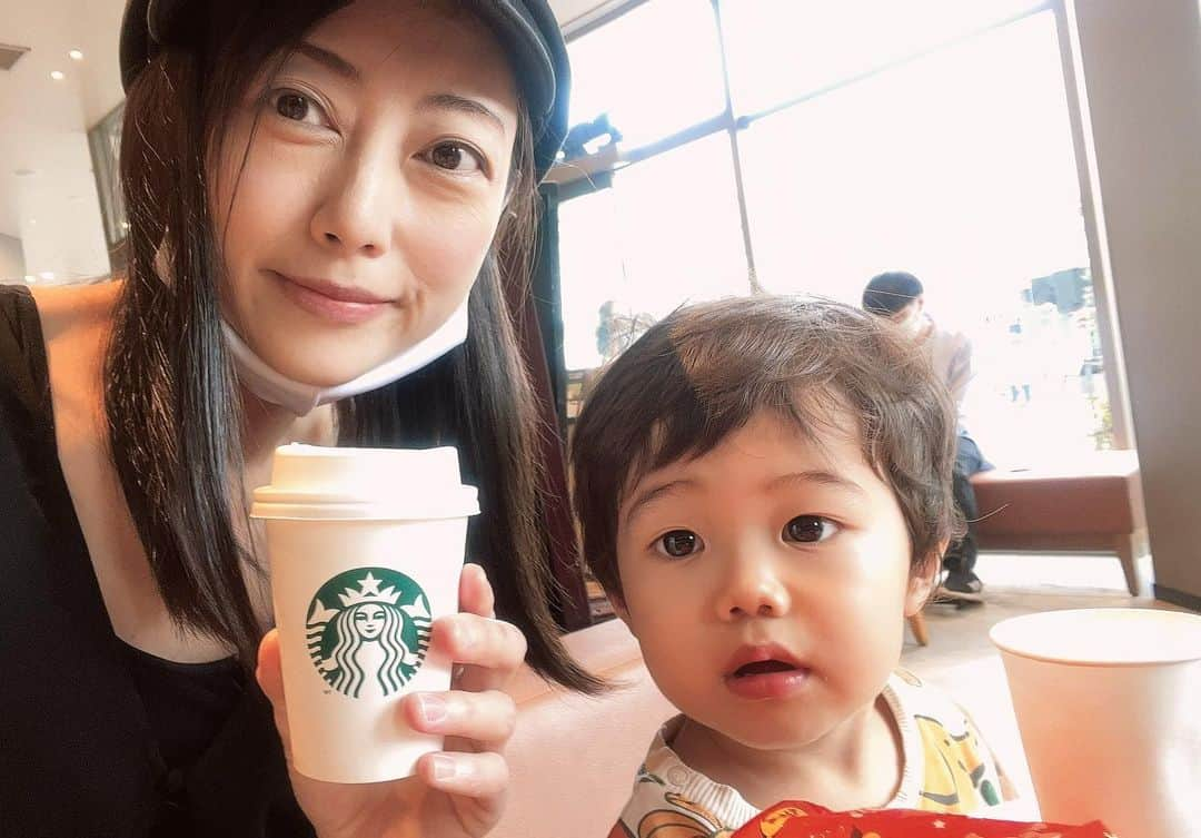 大湯みほさんのインスタグラム写真 - (大湯みほInstagram)「………   『ぬか床を育てる事と🌱子育て👶はどこか似てますよ。』  先日、取材📝していただいた際にお伝えしたら、皆さま、それは面白いと仰って下さいましたが✨笑  ✨ぬか漬け✨も✨子育て✨も、どちらも育てながら変化を楽しみつつ（もちろん、大変な時もありますが💦）毎日がお勉強になると思ってます🌱  まだまだ、わからない事だらけですし、新しい発見が毎日あるし！✨  ぬか床🍆も、たくさんの微生物が織りなす✨発酵の賜物✨なので、ちょっとした事で機嫌を損ねたり、美味しくなったりするので、本当に面白いです🤗  また、記事についての詳細も、追ってアップさせて頂きますね！  おやすみなさい🌙💤」6月14日 0時51分 - nukazukemiho0320