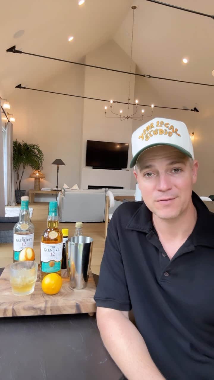 ジェイソン・ケネディのインスタグラム：「The new kitchen is complete, I’m in charge of cocktails. Thanks for the assist @theglenlivet_us , love what you’re doing this Father’s Day with @comedy.uo #theglenlivetpartner #breakthestereotype」