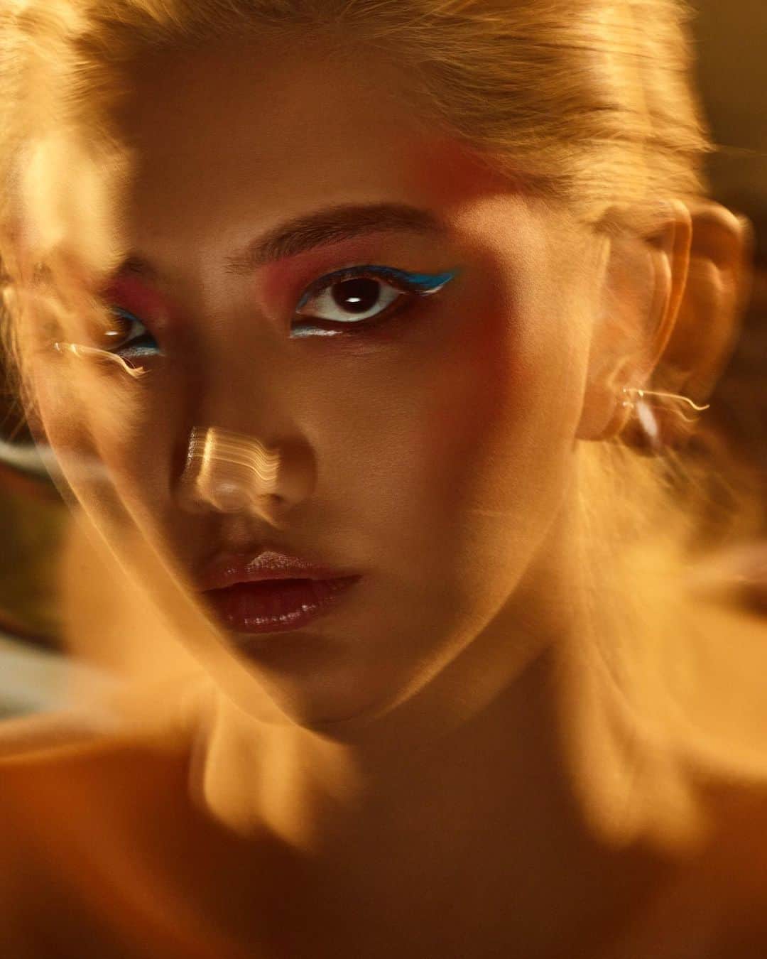のインスタグラム：「Shine bright like a diamond 🩵❤️💚💎  📸️ @erezsabag 💄 @chichisaito 💇🏼‍♀️ @yunkt  #伍壹工作室 #wilhelminamodels #nomadmanagement」
