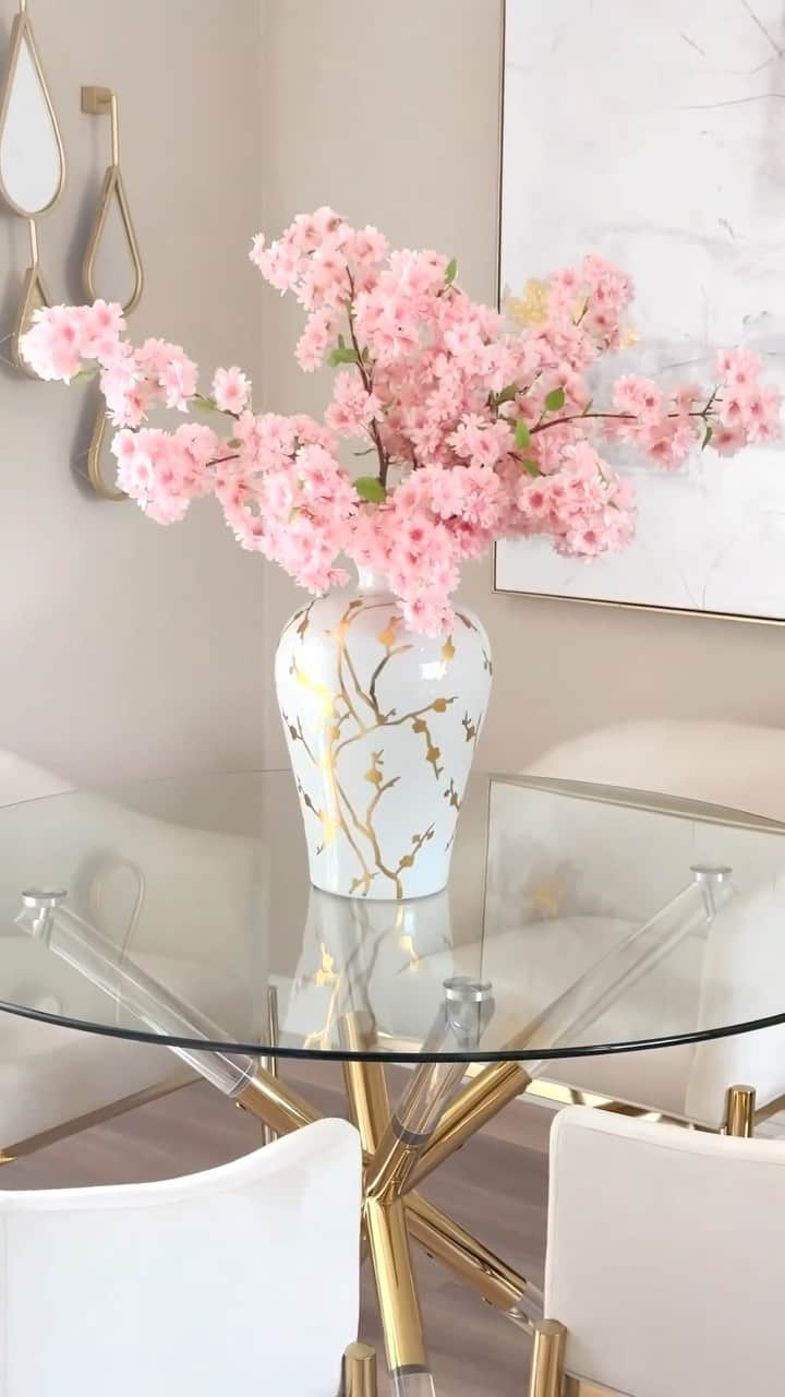 のインスタグラム：「This jar and cherry blossom styling by @home.ideas.by.g is so gorgeous! We are loving the pink pop of color paired with our elegant gold and white jar✨🌸 Thank you for your support, Gofran! It means the world❤️  Tap the video to view the IMHD products Gofran styled, click the link in bio to shop all decor collections at inspiremehomedecor.com ✨」