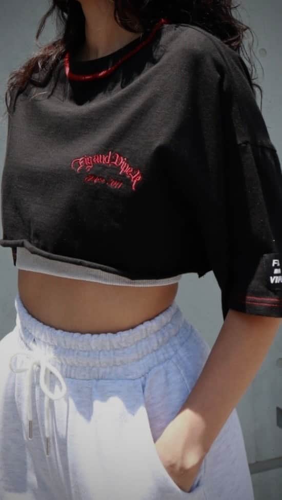 FIG&VIPERのインスタグラム：「【 Come back!! 】  ・Contrast stitch short tee ¥4,950 ・Logo patted bra top ¥3,960 (tax included)  _______________________________________________  #figandviper」