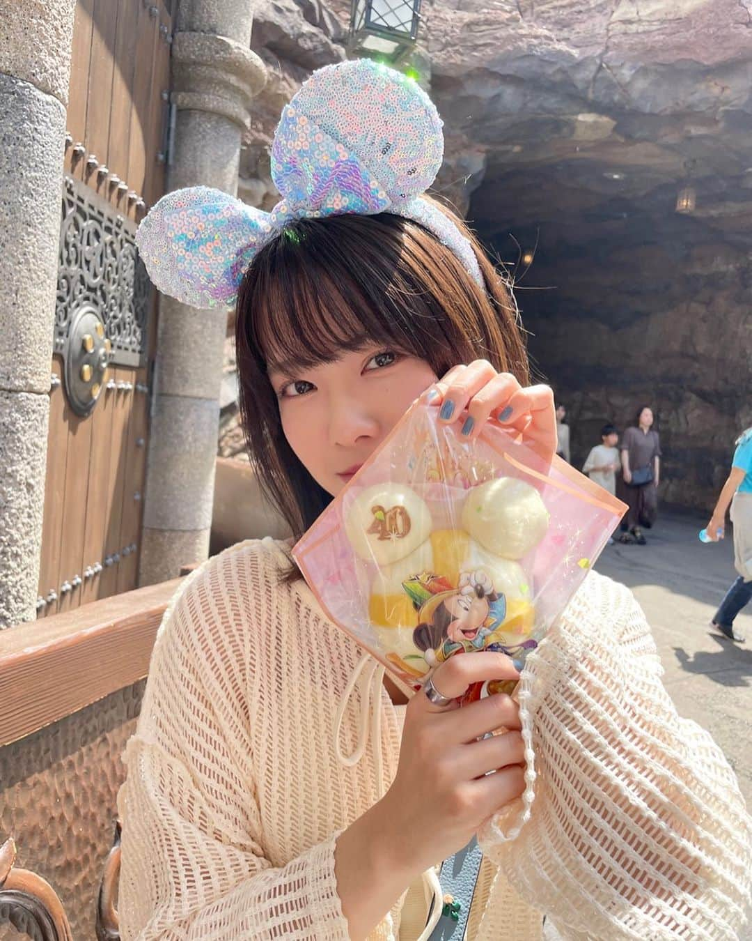 小田えりなのインスタグラム：「#ディズニーシー  うきわまん🛟 たべた！！！」