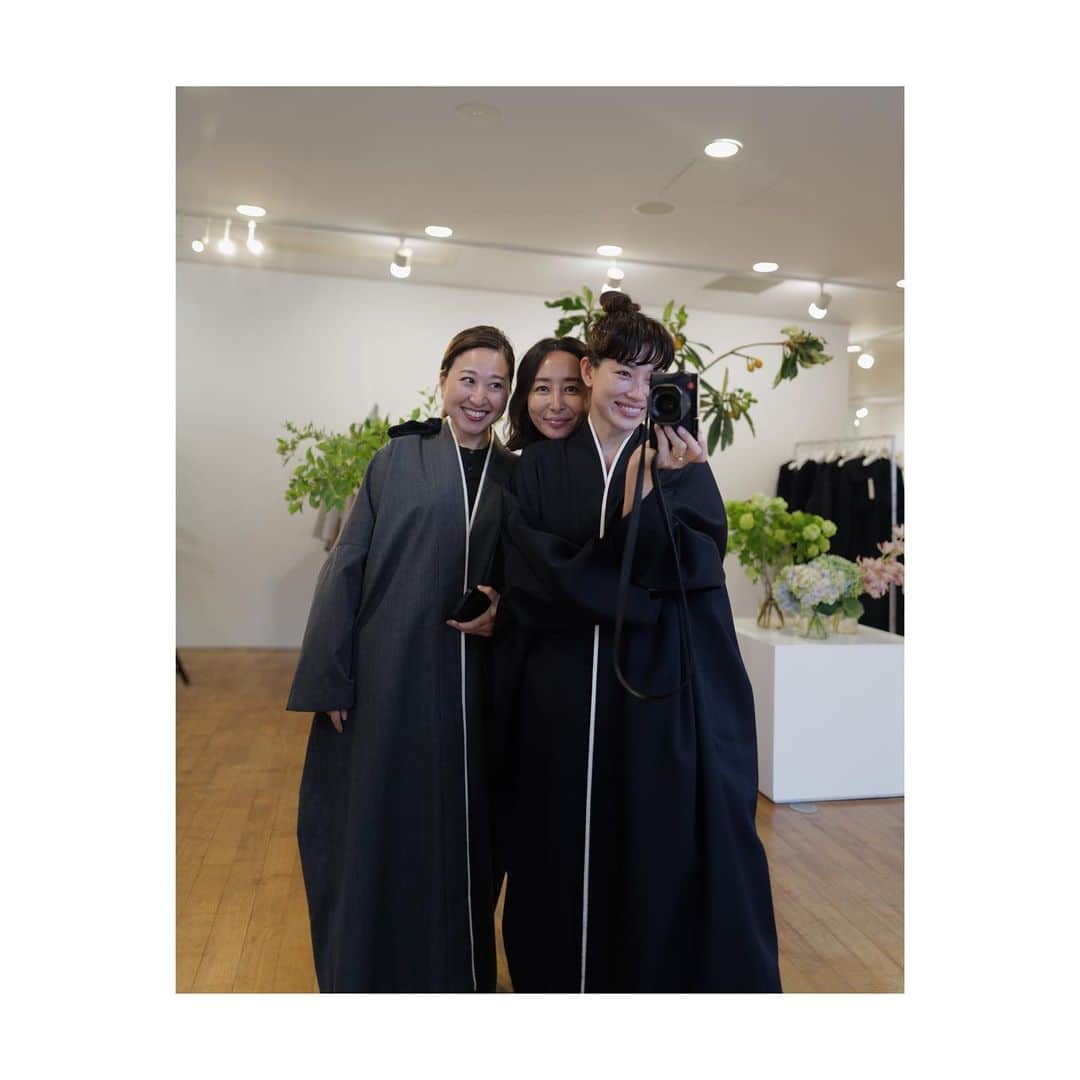 JUNNAのインスタグラム：「SEA展示会 @sea_japan by @rie_sea   @yoshimi_725 と秋冬のお買物  #only」