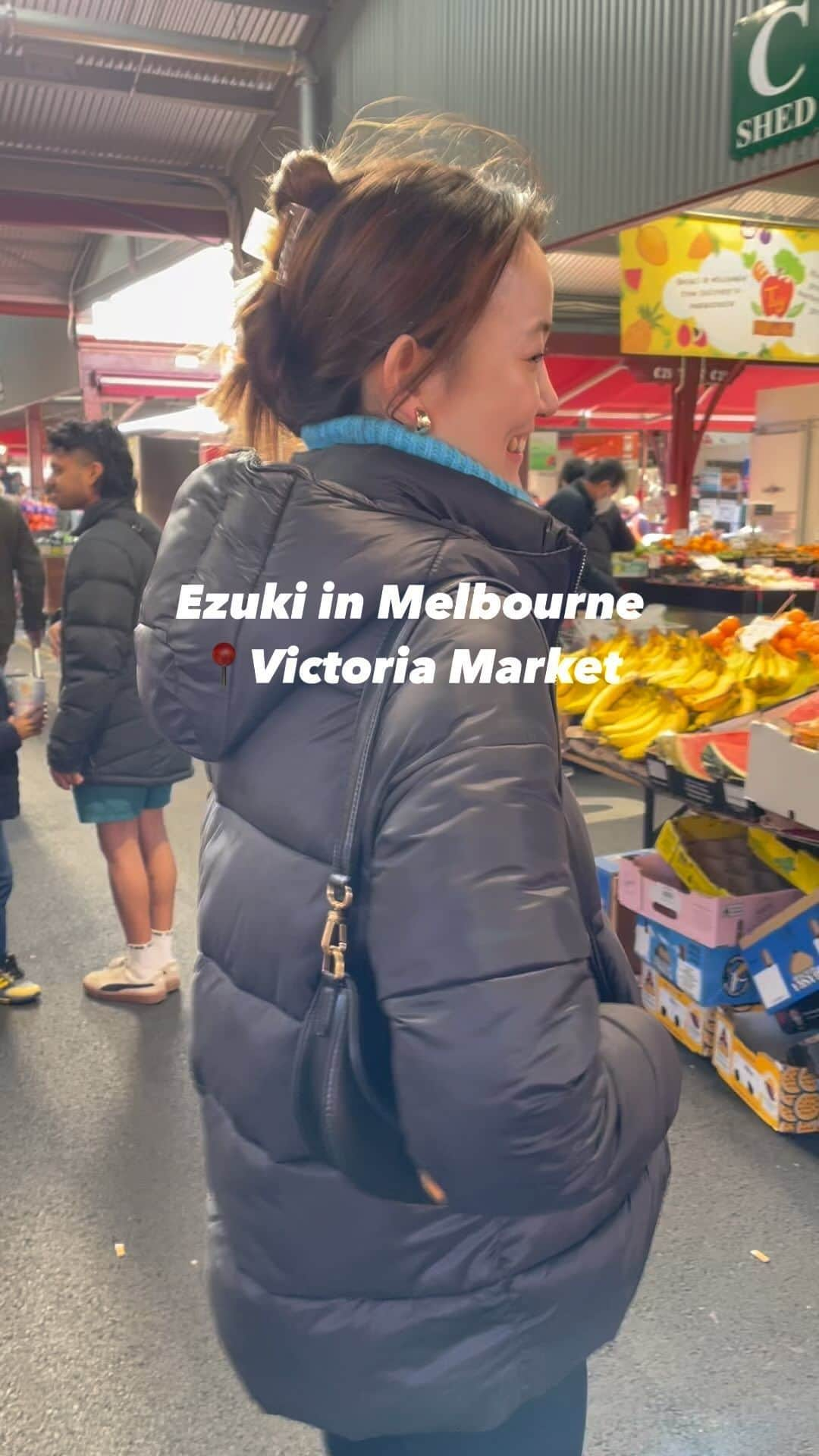 小林恵月のインスタグラム：「Japanese “Fuji apple” 🍎  #australia #australiagram #melbourne #melbournestudent #melbournefood #melbournefashion #victoriamarket #オーストラリア留学 #オーストラリア旅行 #オーストラリアワーホリ #メルボルン#メルボルン留学 #メルボルン観光 #メルボルンカフェ #メルボルンライフ #ファッションコーデ #海外生活 #海外在住」