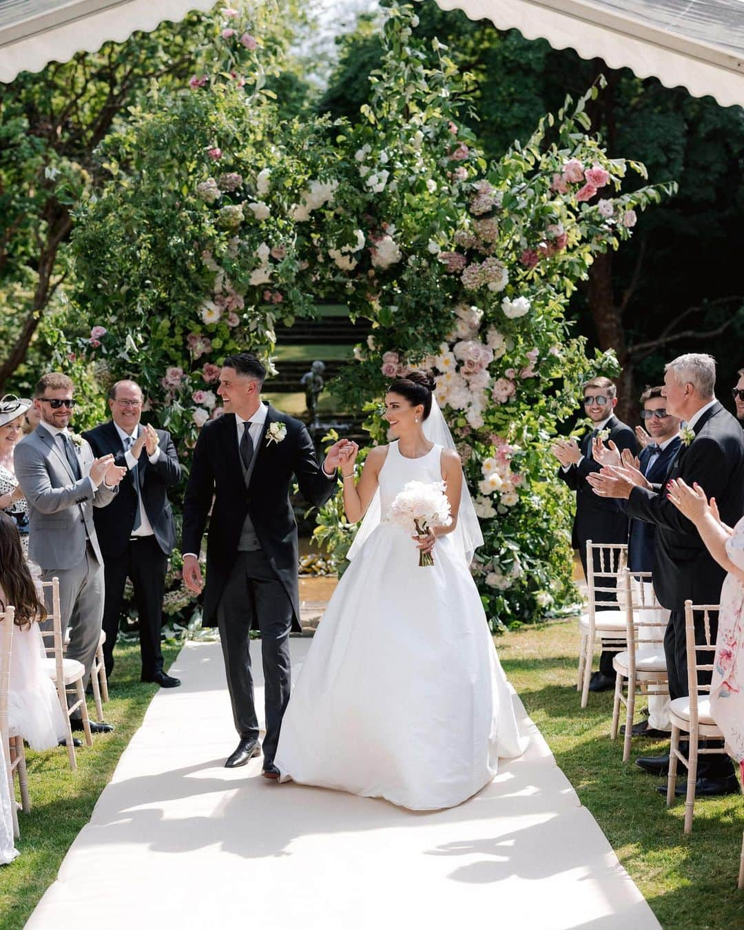 マーティン・ケリーさんのインスタグラム写真 - (マーティン・ケリーInstagram)「10/6/2023 🤵🏻👰🏻‍♀️💒👨‍👩‍👧‍👧  Today I married the love of my life ❤️ To everyone who was part of our dream weekend 🥂 Thankyou from the bottom of our hearts, special memories made that we’ll remember for a lifetime ☺️」6月13日 17時16分 - martinkelly_34