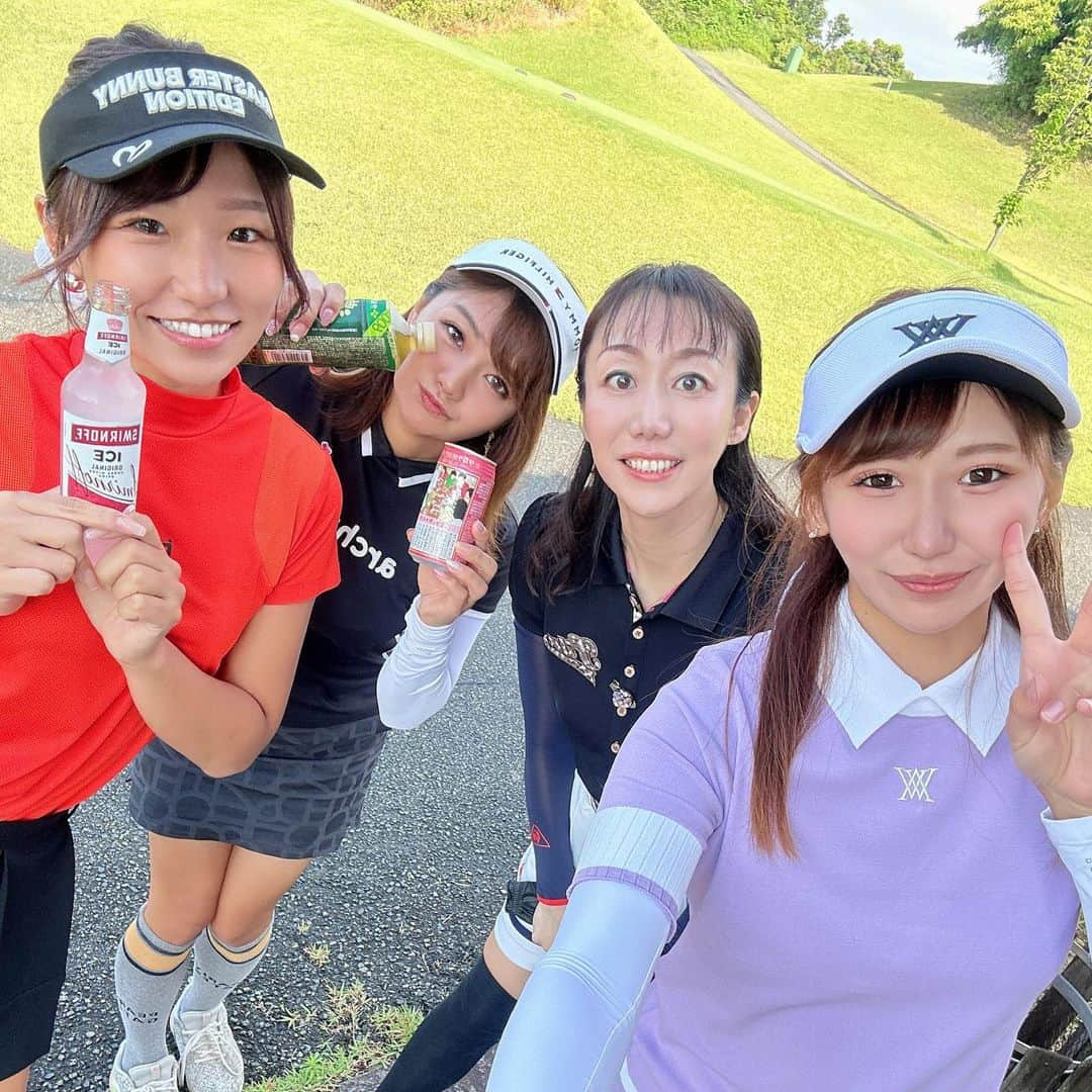 MIKIさんのインスタグラム写真 - (MIKIInstagram)「今日も80台で上がれた🥹✨ 良い波がきてるぞー🤭❤️❤️ 楽しいメンバーすぎた💞💞💞  #ゴルフ女子 #ゴルフ女子と繋がりたい #関西ゴルフ女子 #関西ゴルファー  #関西ゴルフ女子と繋がりたい  #関西ゴルファーと繋がりたい  #ごるふ女子  #エンジョイゴルフ  #golf #golfstagram #スイングショット  #ドライバーショット #パター #パター動画」6月13日 17時36分 - mktyy_golf