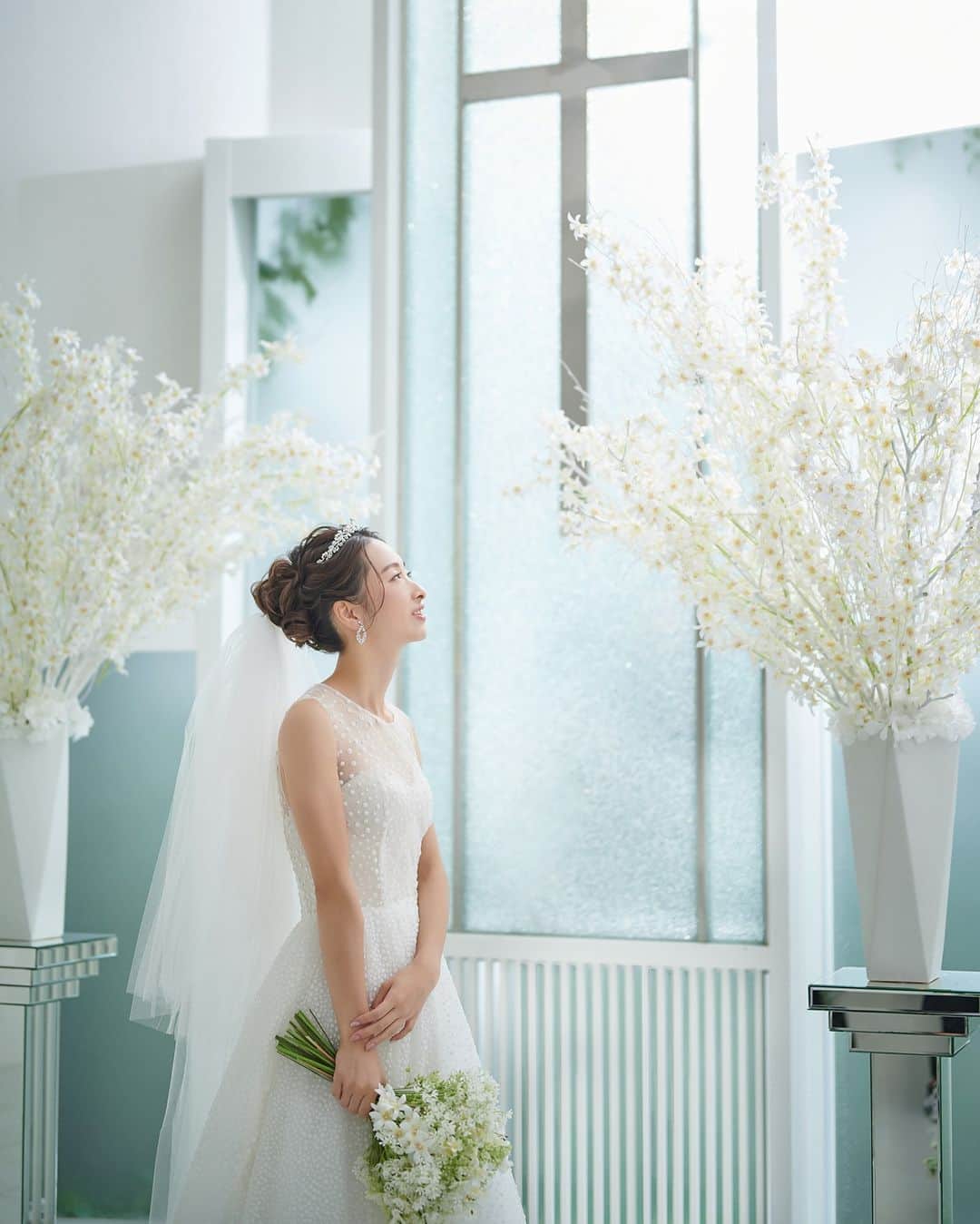 楽婚【公式】Instagramのインスタグラム：「. レストランでは珍しい 独立型の「チャペル ブランネージュ」。  大理石で創られた純白のバージンロードは 花嫁さまのドレス姿を一層美しく演出します。  会場：ヴェルフォンセ博多 . @rakukon をフォローして 『#楽婚』をつけて、 お写真の投稿大歓迎♡ 公式IGでリグラムされるかも！？  Webでご予約はTOPのURLより♡ ⇒@rakukon . #rakukon #ベストアニバーサリー #wedding #weddingday #weddingreception #weddingreportage #weddingday #ウェディング #結婚式 #結婚 #フォトウェディング #ウェディングフォト #前撮り #記念日 #プレ花嫁 #卒花 #花嫁 #2023春婚 #2023夏婚 #2023秋婚 #結婚式準備 #結婚式演出 #結婚式レポ #オリジナルウェディング #ナチュラルウェディング #独立型チャペル #チャペル #レストランウェディング #大理石」