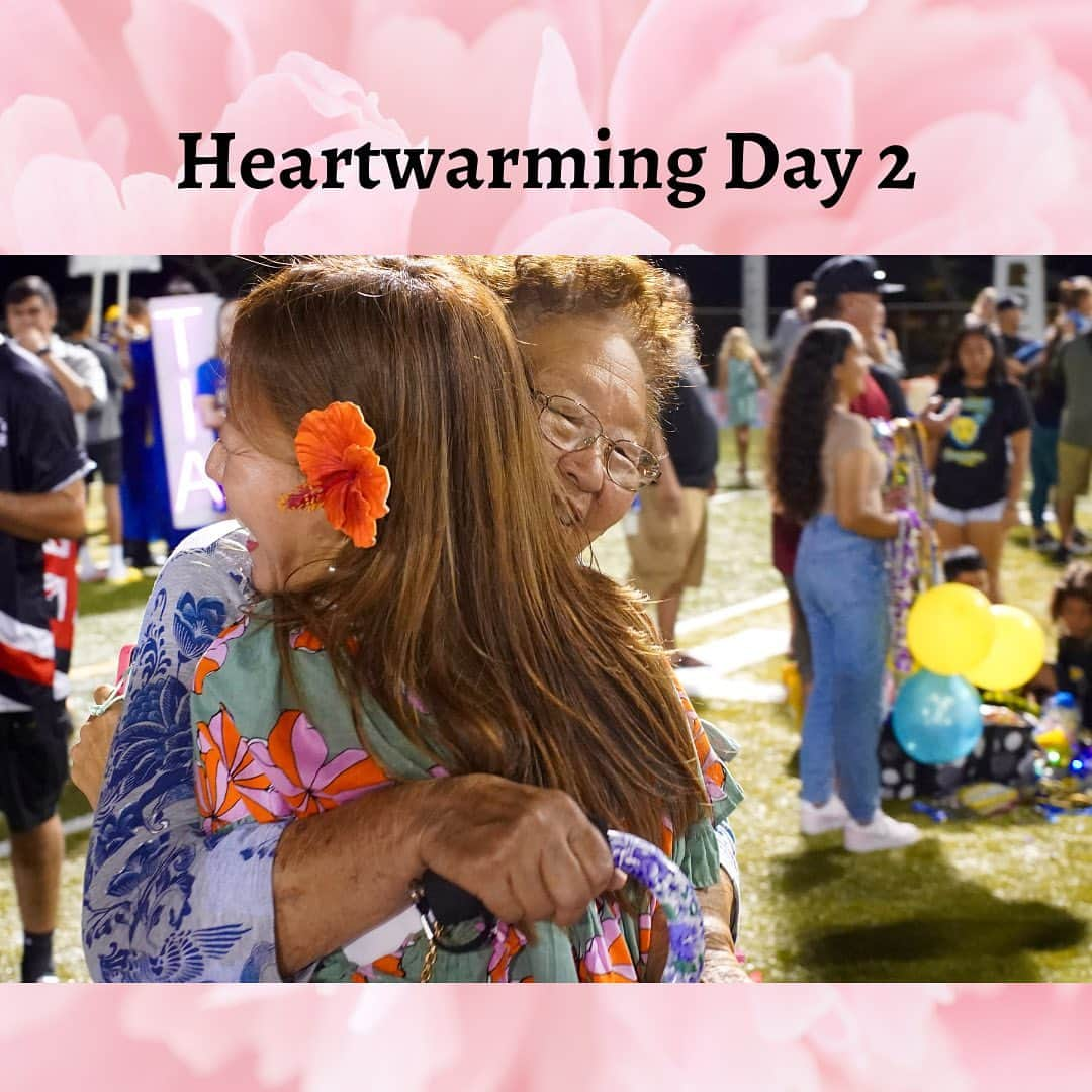 Moco Lima Hawaiiさんのインスタグラム写真 - (Moco Lima HawaiiInstagram)「【Heartwarming Day 2】  〜やっぱり優しい香り漂うピンクのレイのお話〜  #卒業シーズン#卒業式#子育て#子育て終了#子育て終了ママ#女の子ママ#ハワイ文化#レイギビング#レイ#優しい#香り#感謝#ありがとう#モコリマハワイ#セール#巣立ち#未来#ピンク#羽ばたく#子供#娘#希望#光#太陽#mocolimahawaii#graduation#lei#hawaii#culture#sale」6月13日 17時55分 - mocolimahawaii