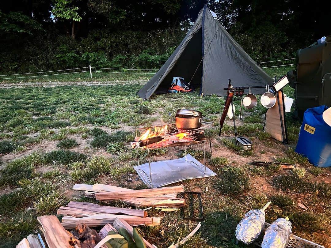 長江里加のインスタグラム：「🏕️① TOMARU & RIKACHIMARU ラジオ17へんげでもお話しした、 都丸ちよさんと春キャン♫ 🏕️」