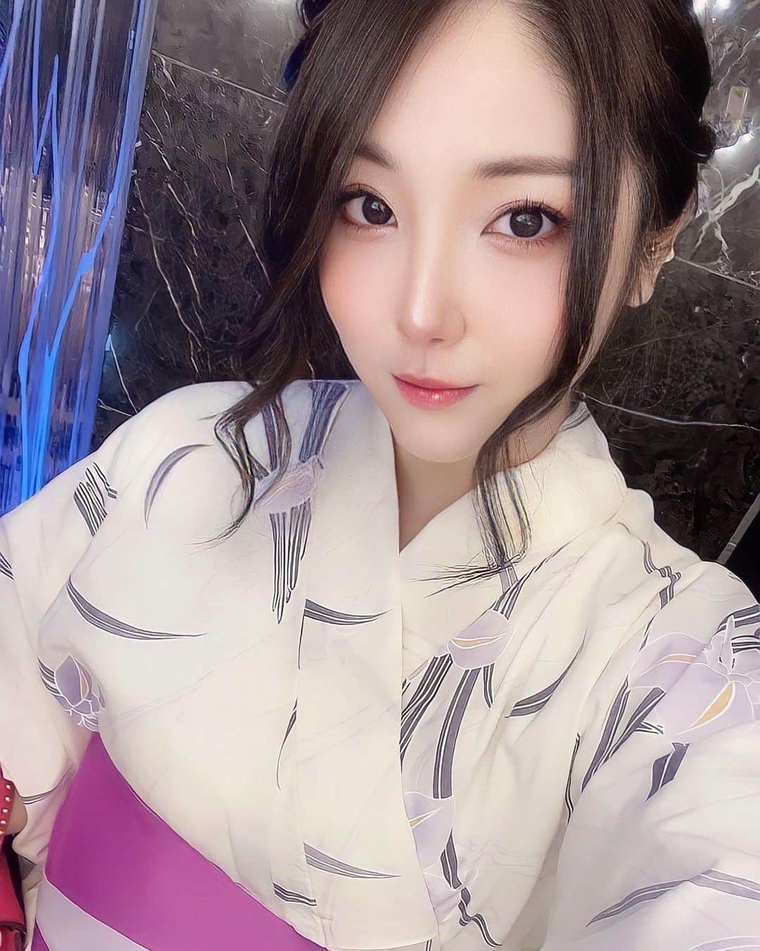 のインスタグラム：「‪ꔛ‬♡‪ 今日も出勤♡ 明日の14.15.16の3日間浴衣デーだよ✨ 写真は去年のヤツ！なんか修正で顔が凄いな...w  #バルセロナグループ #ピーアンドジェー #札幌 #すすきの #ススキノ #キャバクラ #キャバ嬢 #キャバクラ嬢 #ニュークラブ #ニュークラ #ニュークラ嬢 #キャバ #ラウンジ #ラウンジ嬢 #ガールズバー #ホステス #すすきのキャバクラ #すすきのキャバ嬢 #すすきのグルメ #札幌旅行 #美人 #美女 #可愛い #可愛い女の子 #銀座 #六本木 #北新地 #錦 #中洲 #オタク」