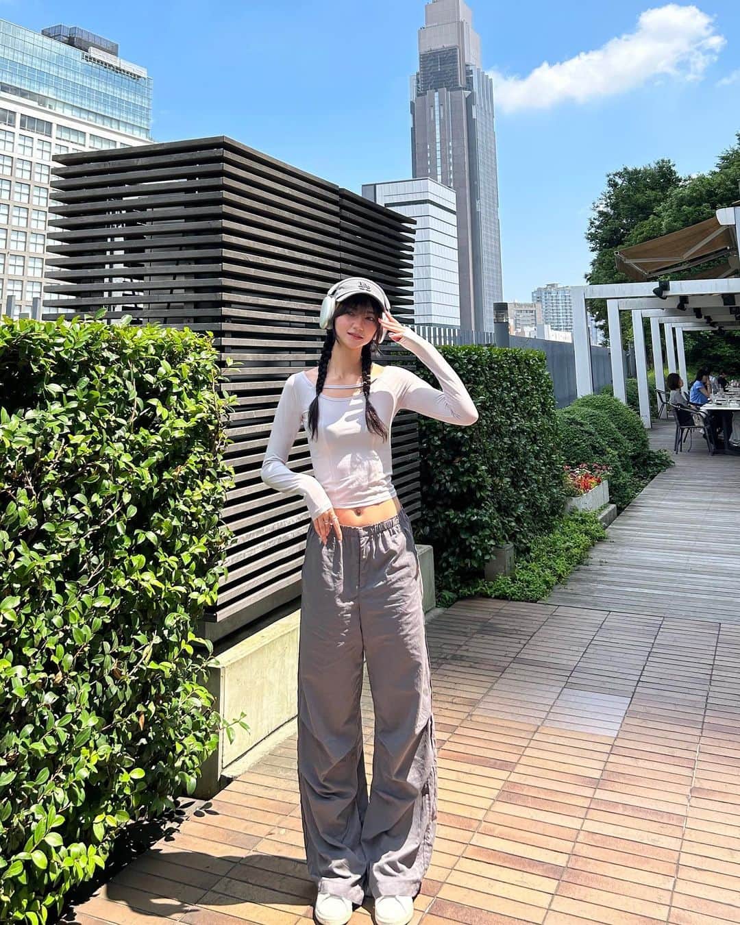 のインスタグラム：「Just a usual day spending with bestie at cafe is kinda precious moment」