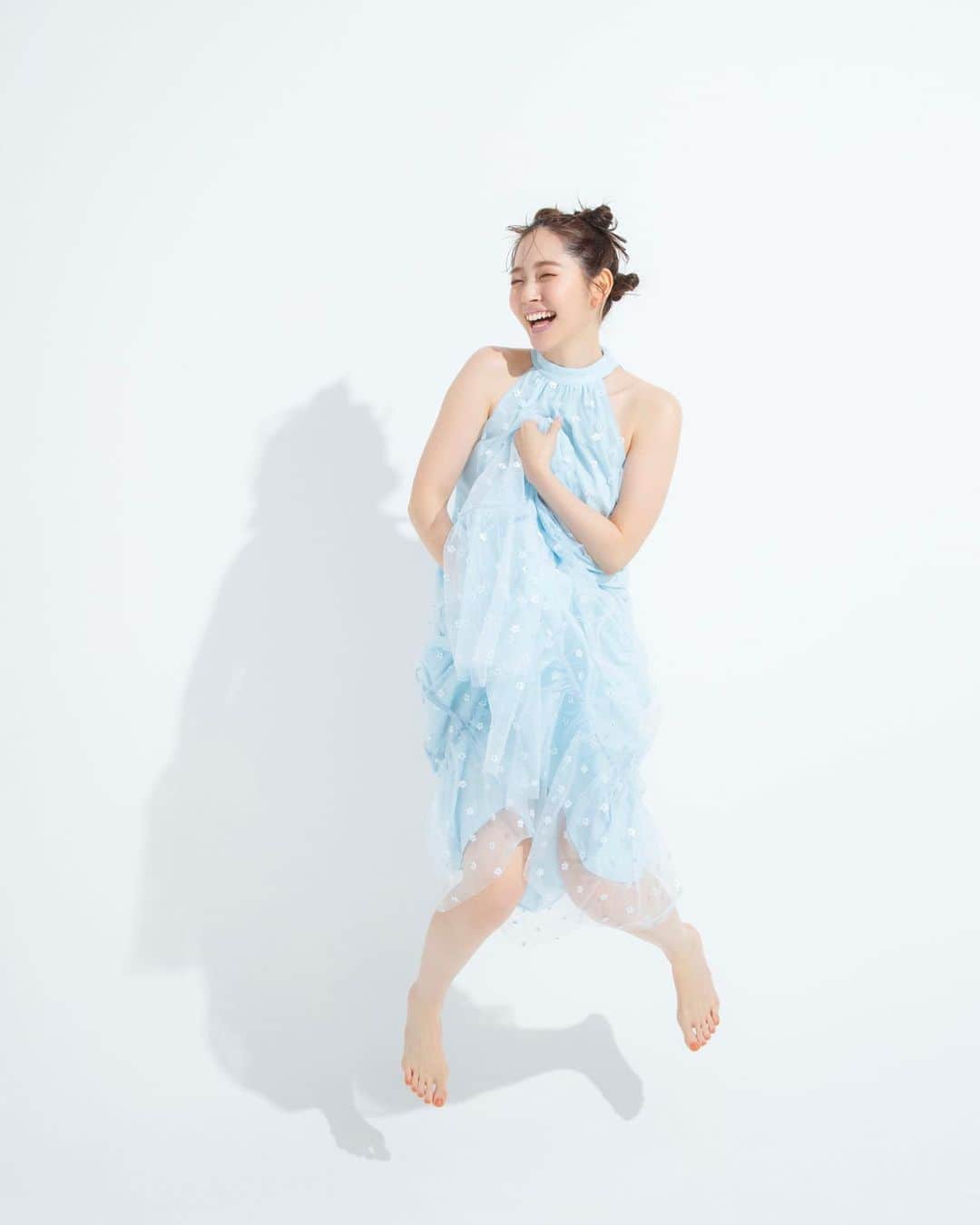 菊地泰久のインスタグラム：「@airisuzuki_official_uf  @ray.magazine  @yurina_inaba_stylist  @naya__hairmakeup  @yasuhisa_kikuchi   #鈴木愛理 #ray #菊地泰久 #yasuhisakikuchi #beauty #makeup #fashion #portrait #jewelry #gravure #shooting #photography #photographer #model #studio」