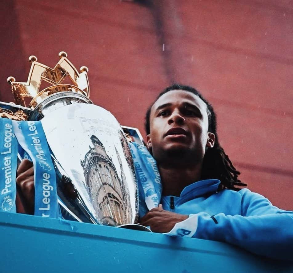 ナタン・アケさんのインスタグラム写真 - (ナタン・アケInstagram)「🤩💙 @mancity」6月13日 18時32分 - nathanake