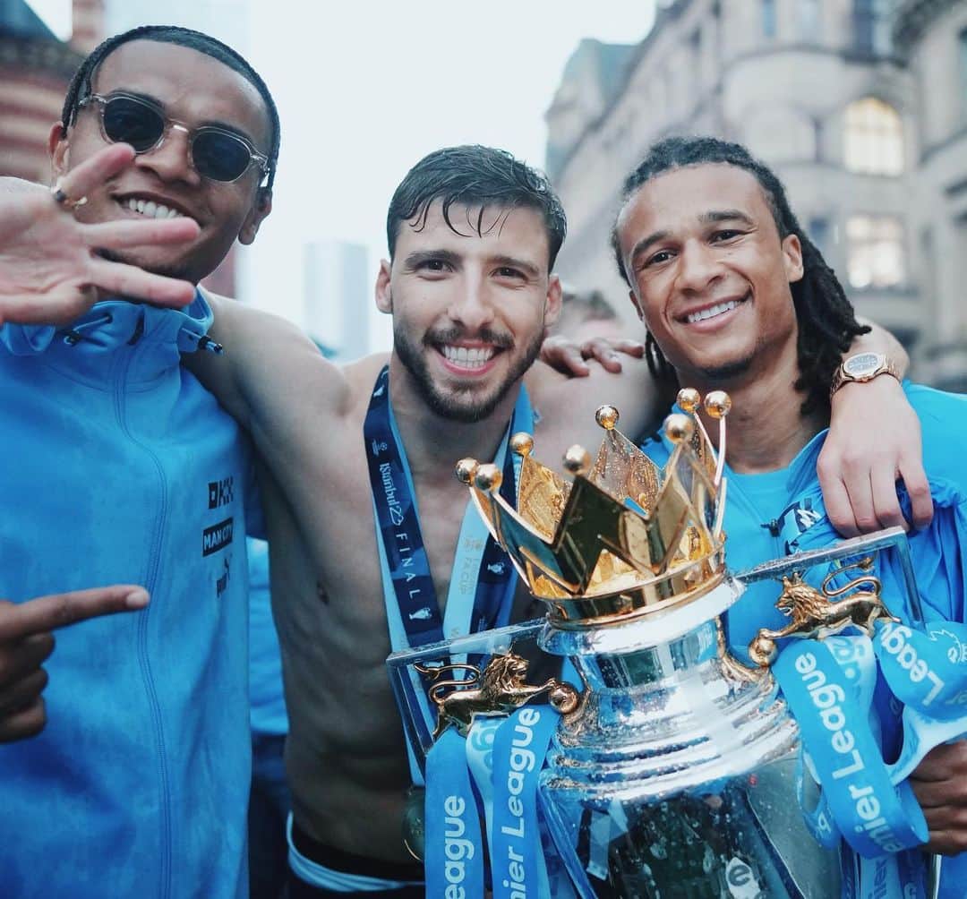 ナタン・アケさんのインスタグラム写真 - (ナタン・アケInstagram)「🤩💙 @mancity」6月13日 18時32分 - nathanake