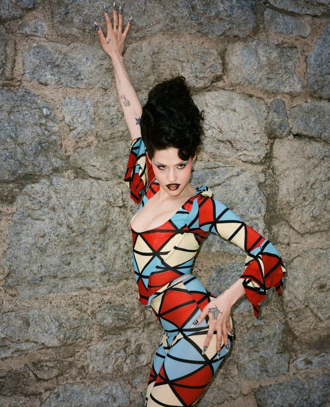 ヴィヴィアンウエストウッドさんのインスタグラム写真 - (ヴィヴィアンウエストウッドInstagram)「@gabbriette wears the Harlequin Corset and matching leggings from our Autumn-Winter 1989/90 'Voyage to Cythera' collection, as seen on @Dazed magazine.⁠ ⁠ Photography by @jenwolf_ ⁠ Styled by @rosasafiahconnell⁠ Archive pieces from @pechuga_vintage⁠ ⁠ #WestwoodHeritage」6月13日 18時35分 - viviennewestwood