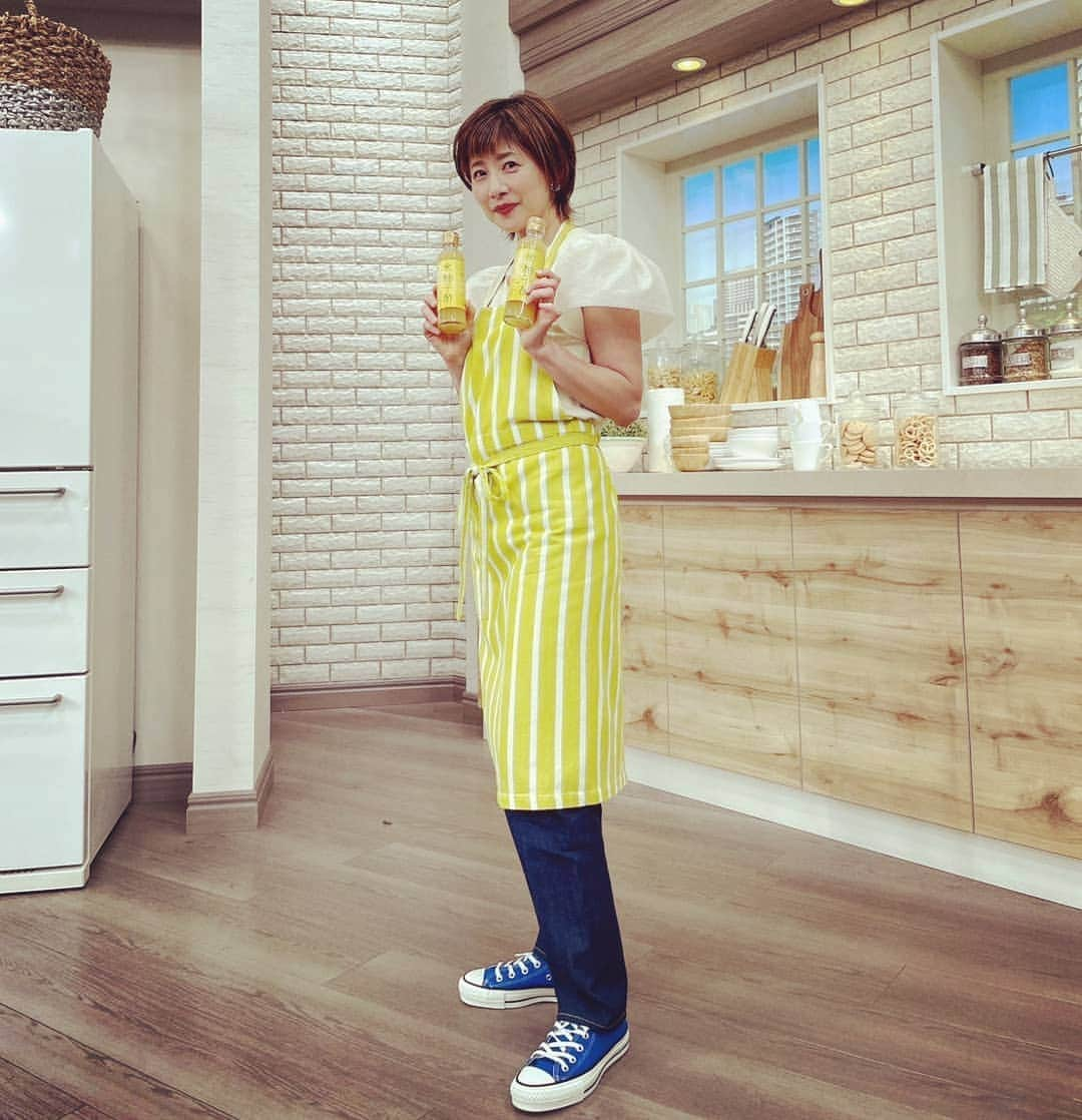 富永美樹さんのインスタグラム写真 - (富永美樹Instagram)「明日14日(水)夜7時から#qvc 生出演します！お時間ありましたらおつきあいください😊 夏向けの超美味#飲むお酢 #ゆず酢 もオススメです❤️  #富永美樹の発酵食品グルメ  #発酵食品  #お取り寄せ #通販グルメ #冷凍食品」6月13日 18時47分 - miki.tominaga.official