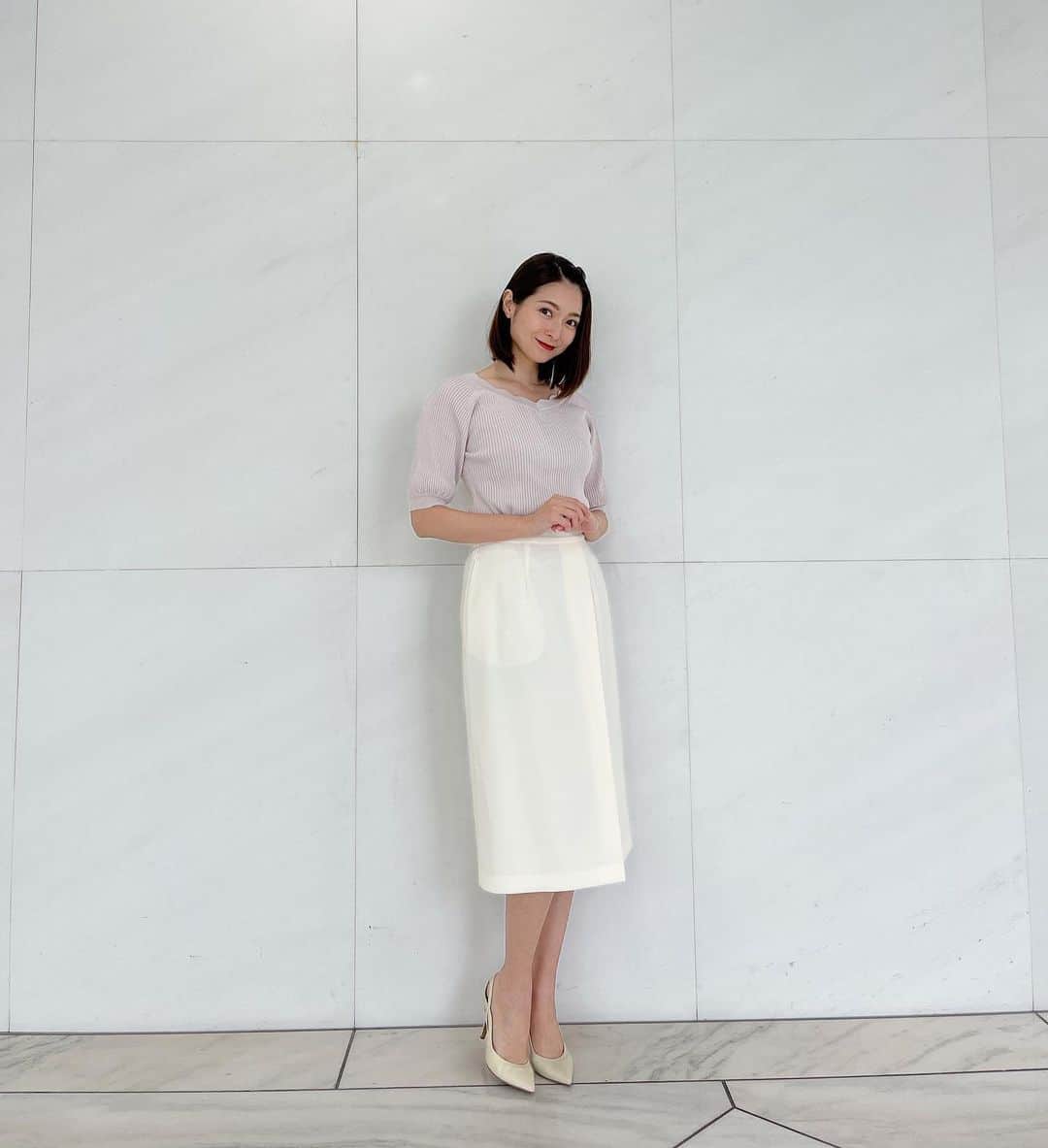 住田紗里のインスタグラム：「今日は晴れていて暑かったですね☀️ 久しぶりに前髪をあげてもらいました〜  トップス tocco closet（@tocco_closet）  スカート SOÉJU（@soeju_official）  #グッドモーニング#衣装#toccocloset#soeju#テレビ朝日#テレ朝#テレビ朝日アナウンサー#アナウンサー#住田紗里」