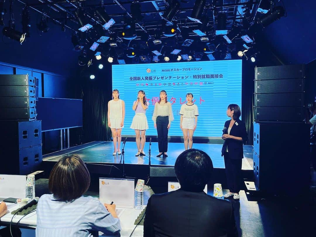 Tokyo School of Music&danceさんのインスタグラム写真 - (Tokyo School of Music&danceInstagram)「.+' 株式会社オスカープロモーション様 新人発掘プレゼンテーション &特別就職面接会　開催！ 2023.06.13(TUE)  全国の滋慶学園COMグループ学生が東京に集い、 株式会社オスカープロモーション様による「全国新人発掘プレゼンテーション・特別就職面接会」が開催されました！💡  デビューを目指すプレゼンテーションと、就職希望者への特別面接選考会を同日にて開催し、皆緊張しながらもそれぞれのパフォーマンスや選考面接にのぞみました。  また、社長をはじめ、ご担当者様によるご講和・アドバイス・エールをいただき、大変貴重な機会となりました！ 本日は誠にありがとうございました。  #tsm #tsm西葛西 #tsm西葛西 #東京スクールオブミュージックandダンス専門学校 #tokyoschoolofmusicanddance #音楽 #ダンス #声優 #俳優  #タレント #エンタメ #エンターテインメント #専門学校 #コンサートスタッフ #舞台  #ボカロP #KPOP #20230613 #オーディション #新人発掘 #パフォーマンス #プレゼンテーション #就活 #デビュー #オスカープロモーション #学校生活」6月13日 18時50分 - tsm_musicdance