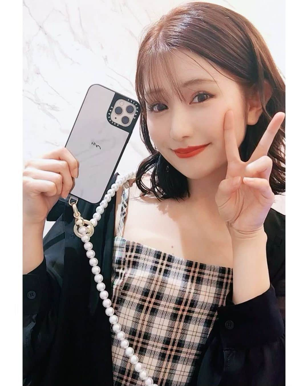 谷川愛梨さんのインスタグラム写真 - (谷川愛梨Instagram)「: お🆕のiPhone case😊🌷 もうずっとここのブランドリピしてる♩ 可愛いスマホショルダーもGETした🫶  💇‍♀️ @air_kohei さん いつもありがとうございます🌼 今回は赤み入れてもらいました🍒 極上トリートメントで髪の毛トュルトュルです🫶  💆🏼‍♀️ @mi_amore.roppongi さんで ボディケアしていただきました🍑 とっても綺麗なサロンで施術も丁寧で お話も楽しくて最高なのです😆🫶 夏に向けて綺麗な身体作っていくぞ〜❤️‍🔥  #CASETiFY #ShowYourColors #スマホショルダー #air青山  #miamore六本木 #ミアモーレ六本木」6月13日 19時20分 - airingopero