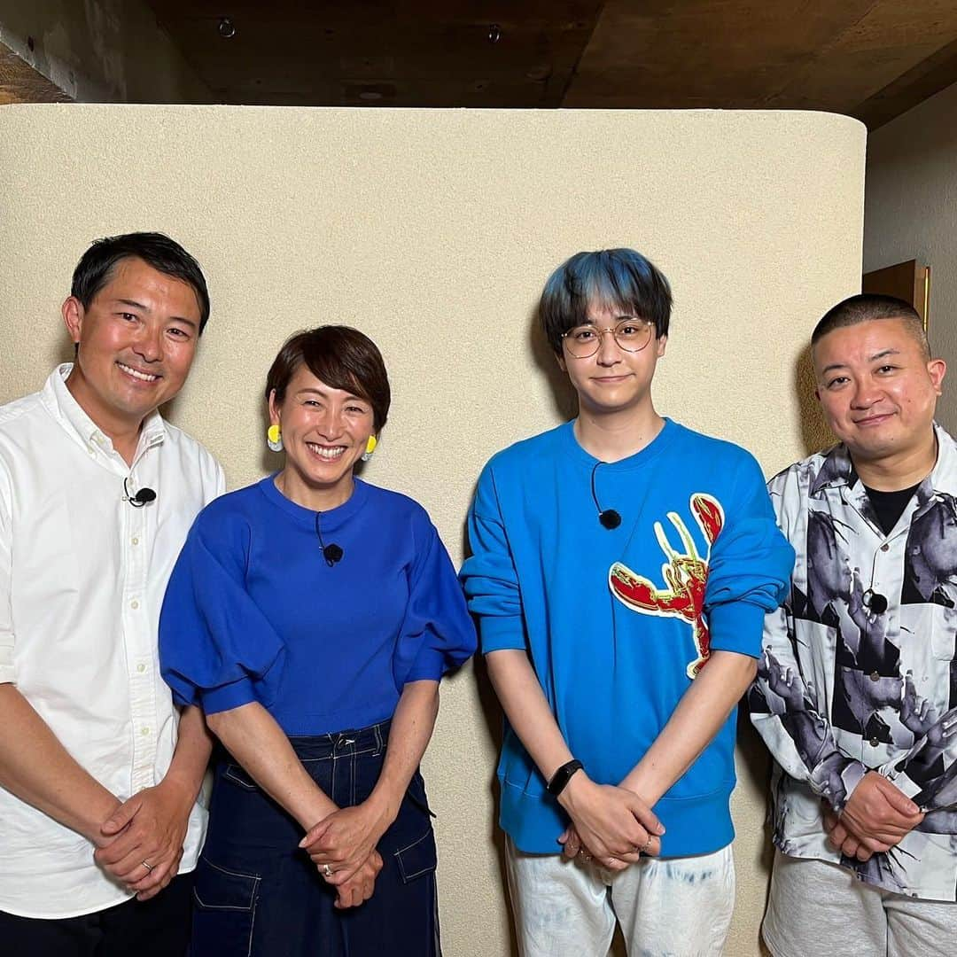 日本テレビ「ヒルナンデス！」のインスタグラム：「. 今日のゲストはSixTONESの#森本慎太郎 さんでした💚  ホームセンター、体験型に進化していましたね！トイレットペーパーやティッシュ、包丁などを買う前に試せると、お買い物の質がさらに上がるなと思いました✨  そしてご当地チェーン特集いかがでしたか？本格的なメニューで旅行気分を味わえそうですよね！私はロケでお寿司をもりもり食べました🍣  ともに一級建築士のご夫婦のご自宅、リゾートホテルのようにおしゃれで収納などもバッチリで感動しました！憧れます🤩  🌼明日のヒルナンデスは〜？🌼  ①噂の商品を見極めろ！お総菜ハンター  ②このグルメ誰の行きつけでSHOW  ③クイズ！ベストセラー  #ヒルナンデス #野間口徹 #杉山愛 #杉山走 #八乙女光 #長田庄平 #松尾駿 #浦野モモ (C)日本テレビ」