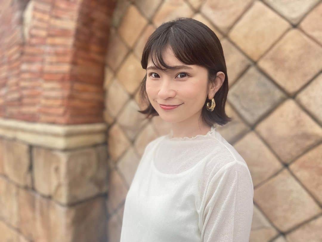 小俣里奈のインスタグラム：「髪が伸びたわよ🌷  ドライヤーがめんどくさいレベルの長さになってきましたね！ 世の髪の長い方、特に髪がキレイな方を本当に尊敬します。 小俣にもしっかりドライヤーしてから寝るってことを徹底させてやりたいです🧏🏻‍♀️  #小俣里奈  #omatarina #actress #model #portraitphotography  #hairstyle #梅雨が怖いです #誰かドライヤーしておくれ #めんどくさがりな私を叱っておくれ」
