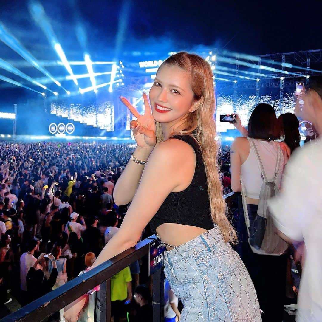 紗蘭のインスタグラム：「フェスのために韓国行ったから全然ゆっくりできなかったけど久々の韓国はやっぱり最高だった🇰🇷💕 次のフェスはどこに行こうかな〜🔥 韓国もまたすぐ行きたい！🥺✨ #韓国 #korea #wdf #worlddjfestival」