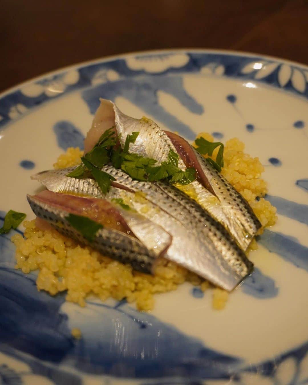 izu（出岡美咲）さんのインスタグラム写真 - (izu（出岡美咲）Instagram)「'美しさ ＝ 心身共に健康であること。' 大好きなお2人と、けらけら笑って、美味しく食べた。 @kumi511976 @mayuko__saeki   美味しいご飯に、美味しいワイン。 駒沢にオープンしたビストロ　【arc】 @hajimematsuzawa_chef シェフによる、美しく、心ほぐれる、美味しいご飯 テーブルに並ぶ度、心が躍った雨の日の夜🌙  #Bistro #駒沢 #駒沢グルメ #arc #犬友達」6月13日 19時52分 - izu_stagram
