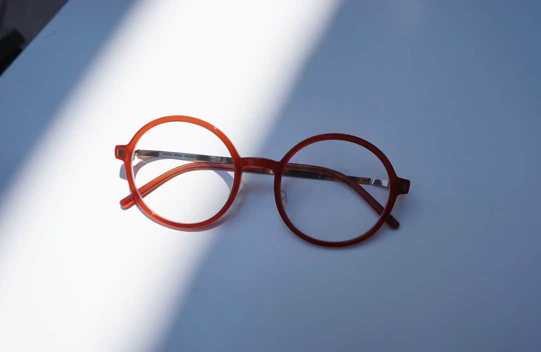 MYKITA SHOP TOKYOのインスタグラム：「【ACETATE New Color "Milky Peach"】   ACETATE Collectionより新色”Milky Peach”が追加されました。 濃いオレンジにパールがかった乳白色を混ぜたような、不思議なカラーです。 是非店頭にてご覧下さいませ。  ACETATE New Color "Milky Peach"   A new color "Milky Peach" has been added to the ACETATE Collection. It is a mysterious color that looks like a mix of dark orange and pearly milky white. Please take a look at it in our stores.  #mykita  #newcolor  #eyewear  #eyewearfashion  #マイキータ  #メガネ」