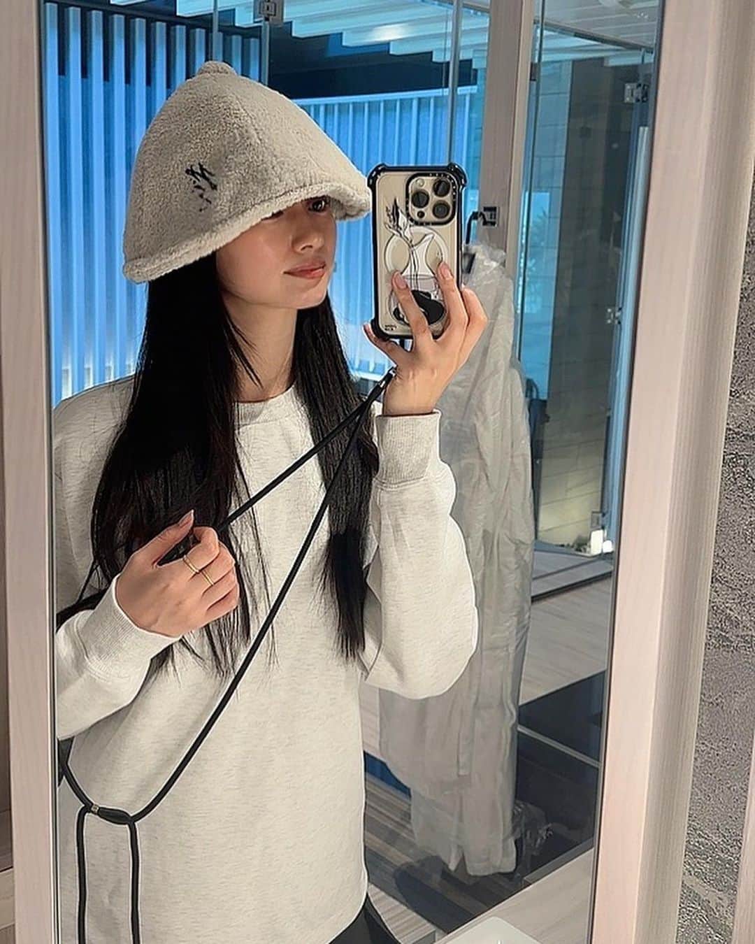 水上桃華のインスタグラム：「サウナ温泉岩盤浴スーパー銭湯 大好き人間🫠♡♡  水風呂が冷たくて サウナの温度と湿度高めな おすすめのサウナ教えてほし♨️ あと可愛いサウナハットも🤣  いつも水着で整い時間長いと風邪ひく現象どうすればいいかな🥹  #サウナ女子 #おすすめサウナ教えてください #サウナハット」