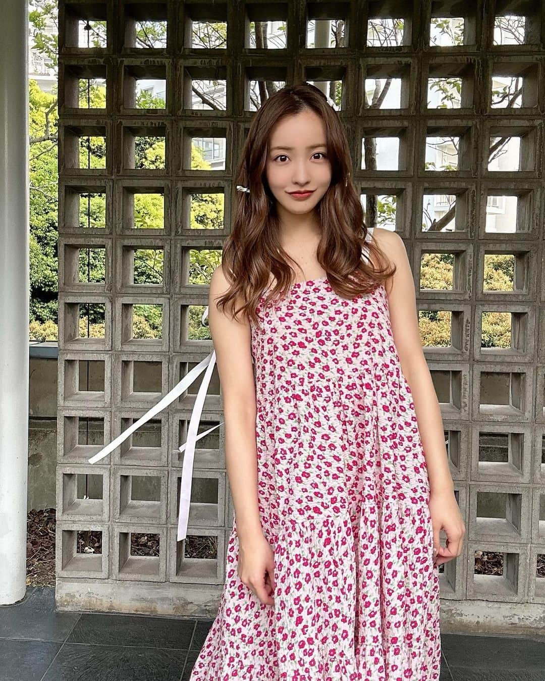 板野友美さんのインスタグラム写真 - (板野友美Instagram)「オモウマい店見てくれましたか？ dressの🎀に合わせて🎀ヘアお気に入り お衣装 @dreamsisterjane  stylist @nattunki  hair make @yukie_tsujimura  #Fashion #ootd」6月13日 19時59分 - tomo.i_0703