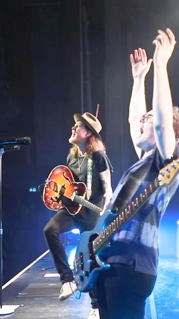 The Lumineersのインスタグラム：「Europe!! Words can’t describe how amazing it has been playing for y’all. So here is a lil montage. We ain’t done yet!! Who’s coming out to our next set of shows?!?!?」