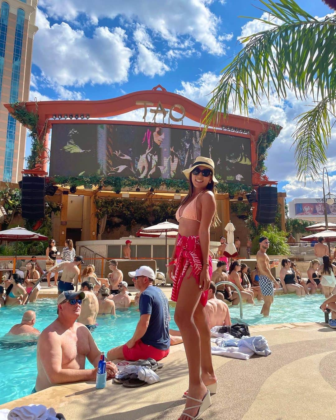 奥野彩加さんのインスタグラム写真 - (奥野彩加Instagram)「C'est la vie💖✨☀️🥳 #birthdaymonth #vegas #geminiseason」6月14日 1時34分 - ayakaokuno