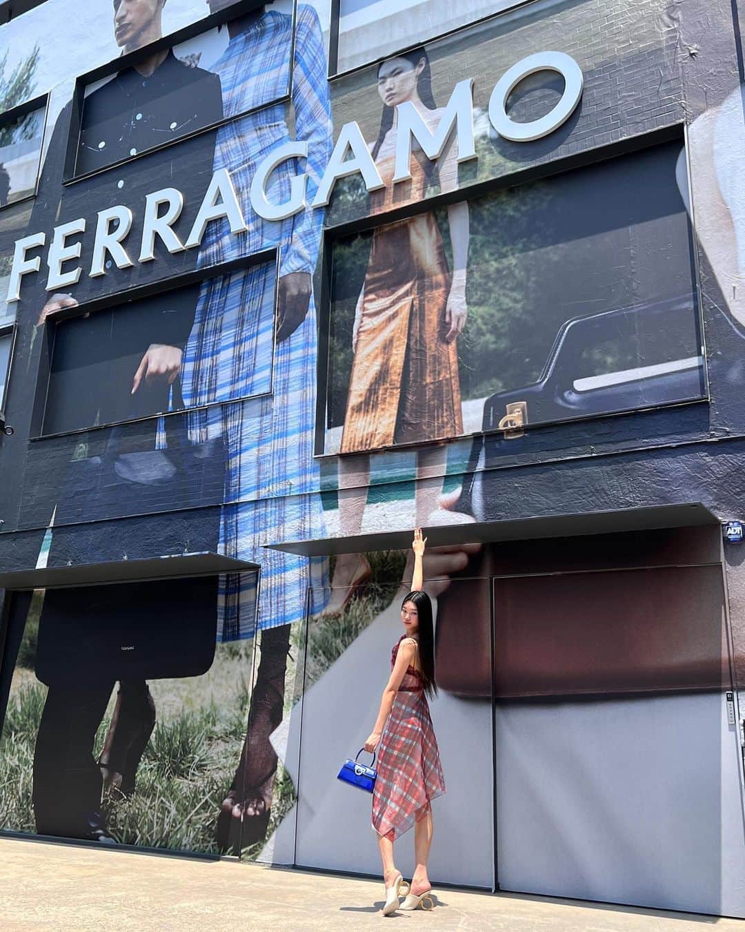 ペ・ユニョンのインスタグラム：「@FERRAGAMO PF23 COLLCECTION "A FRESH PERSPECTIVE " by @_maximiliandavis_ #FERRAGAMOPF23」